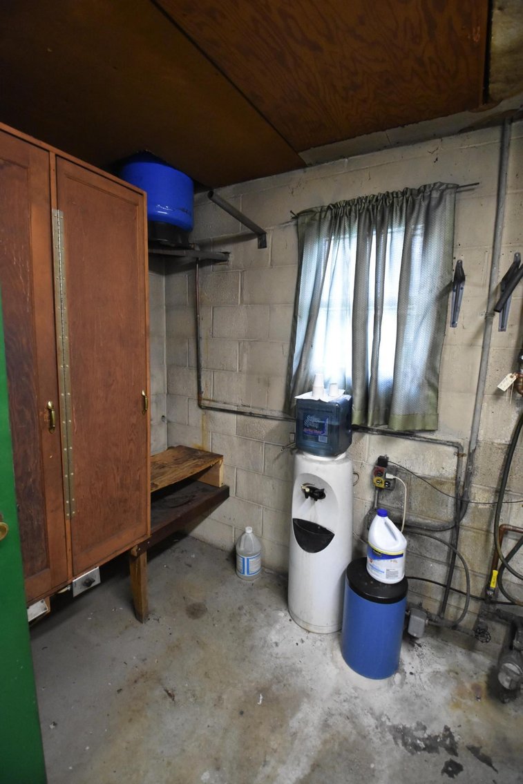 Image for Commercial Real Estate | Frey Auto Repair Shop | 1669 N. Old Bethlehem Pike, Quakertown, Pa. 18951 | November  4, 2021 at 4:00 PM