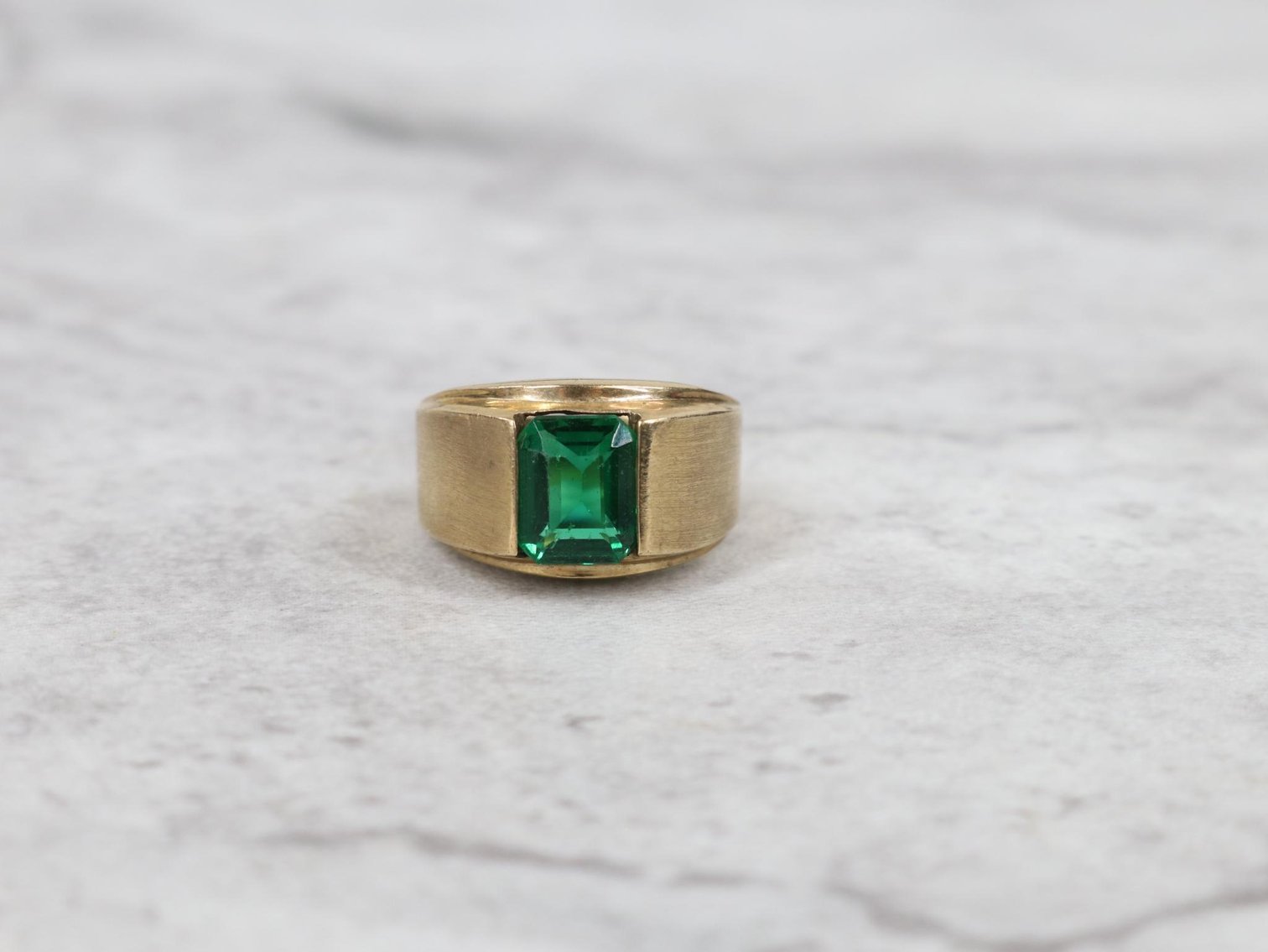 Image for 10KY Gold Emerald Simulant Ring