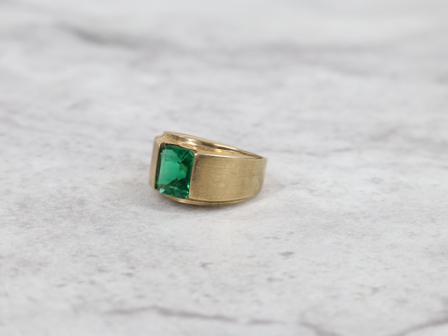 Image for 10KY Gold Emerald Simulant Ring