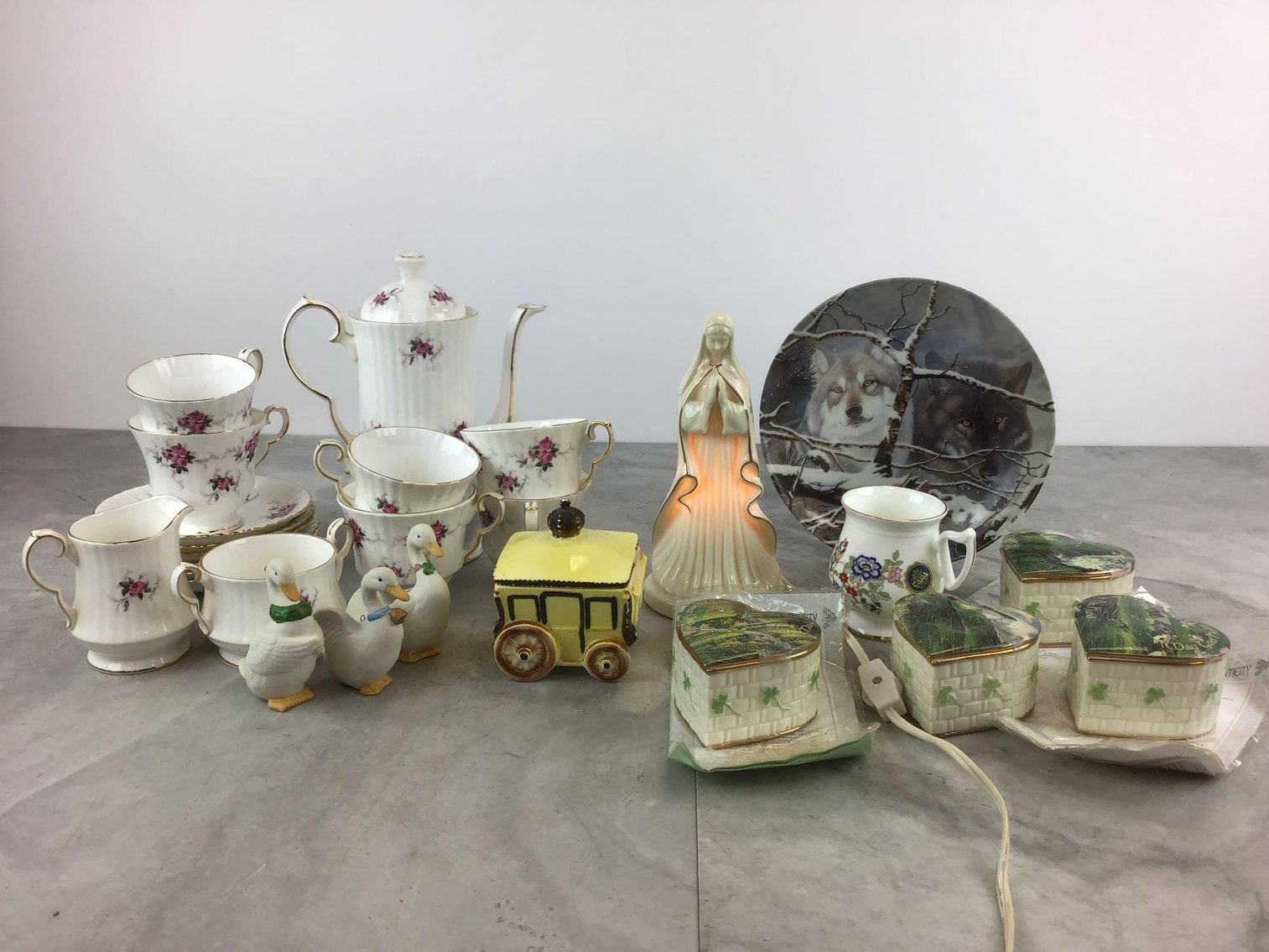 Image for Hammersley Tea Set, Lefton Lamp & Irish Blessing Music Boxes