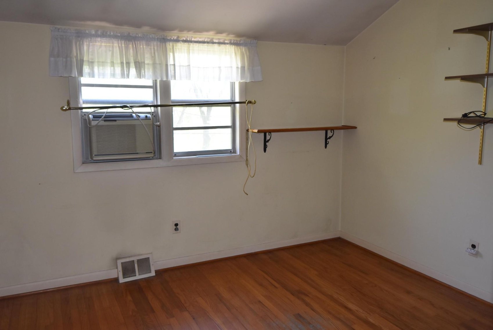 Image for Real Estate | 229 Lower Valley Road, North Wales, PA 19454 | May 26, 2022 at 4:00 PM