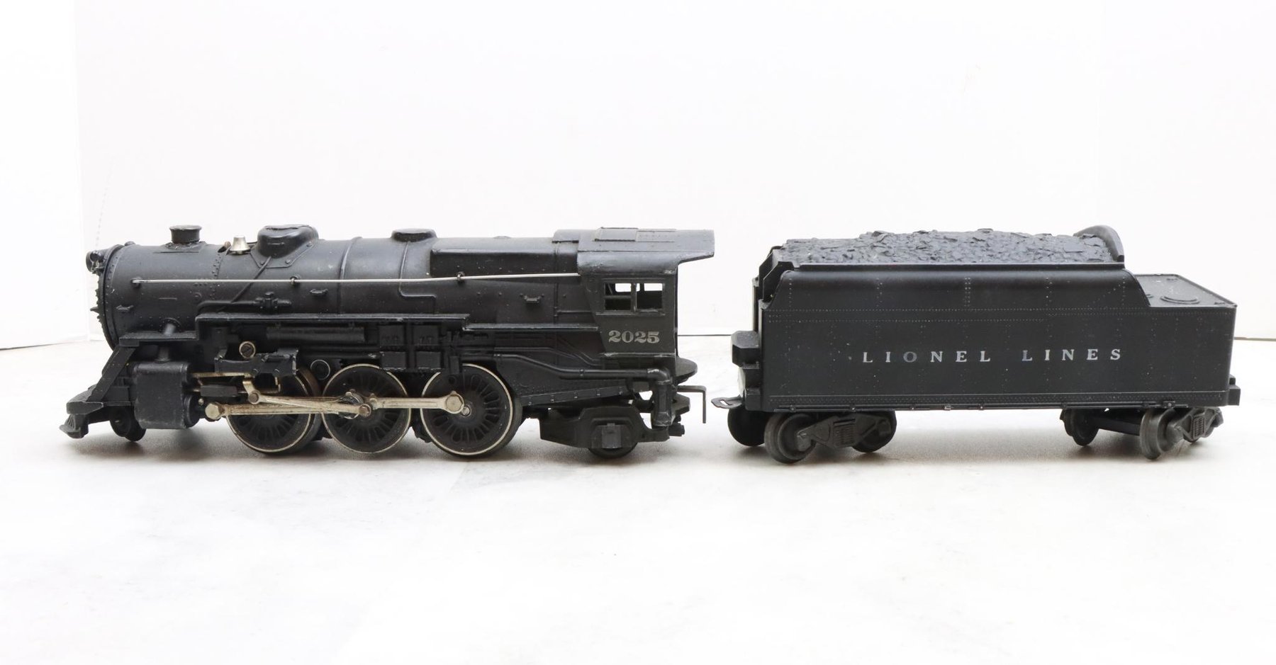 Image for Lionel Trains 2025 Locomotive and 6466T Tender