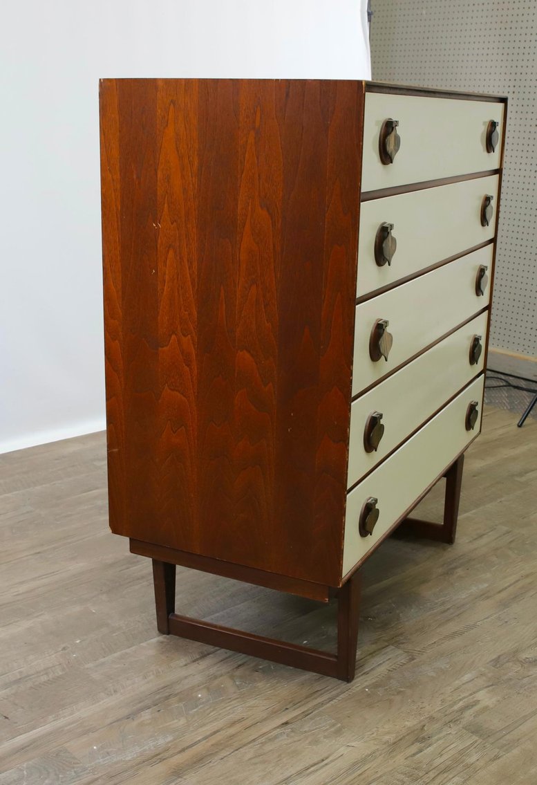 Image for Distinctive Furniture by Stanley Chest of Drawers
