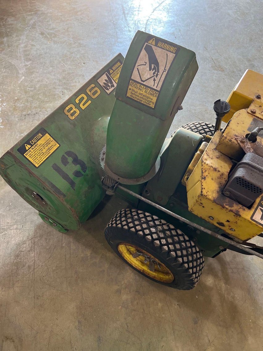 Image for John Deere Snowblower 826