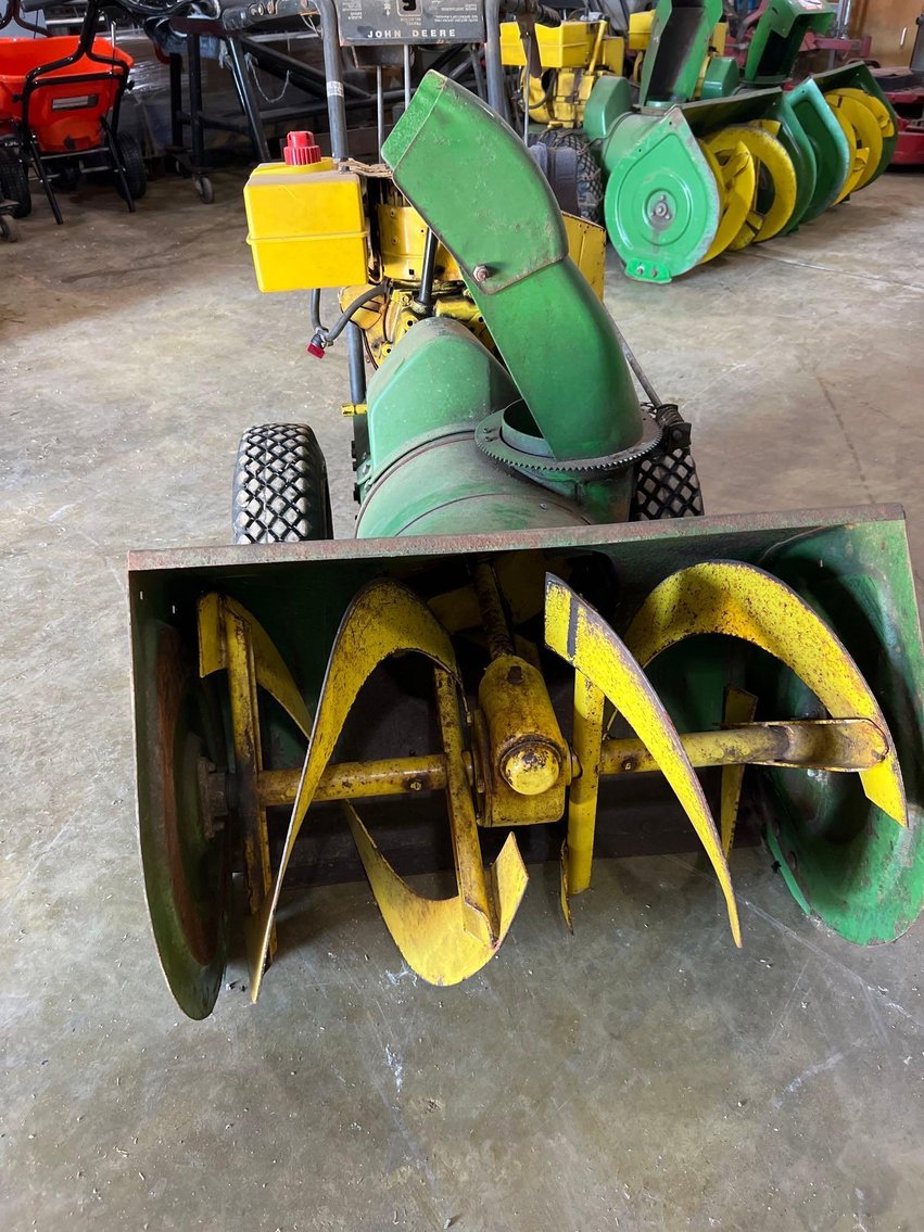 Image for John Deere Snowblower 826