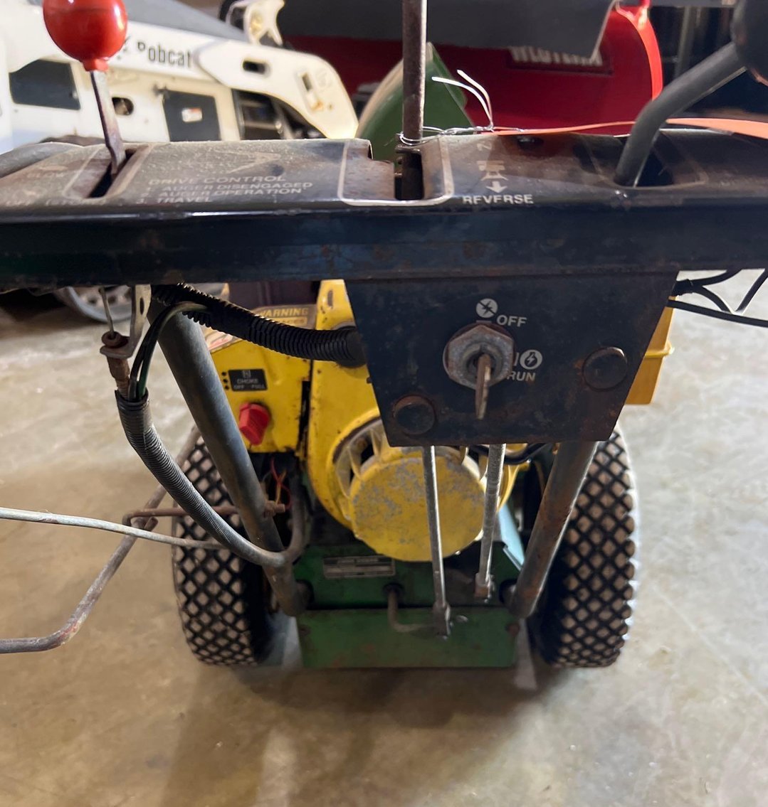 Image for John Deere Snowblower 826