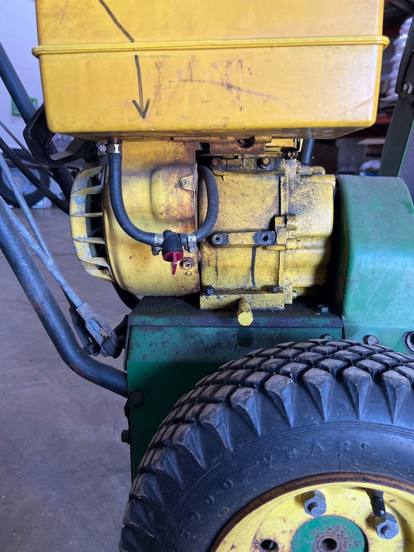 Image for John Deere Snowblower 826