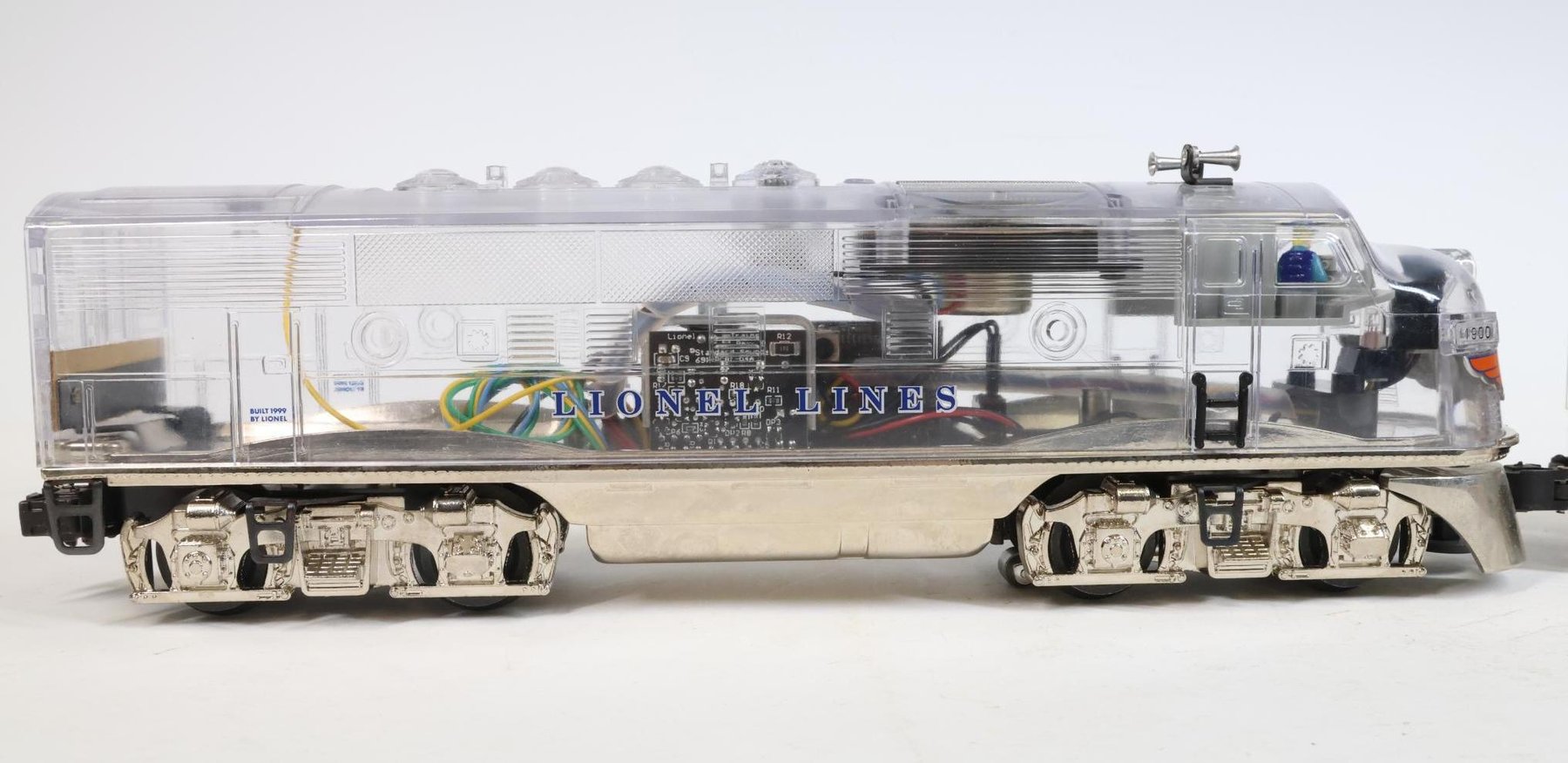 Image for Lionel Platinum Ghost Diesel Locomotive Set