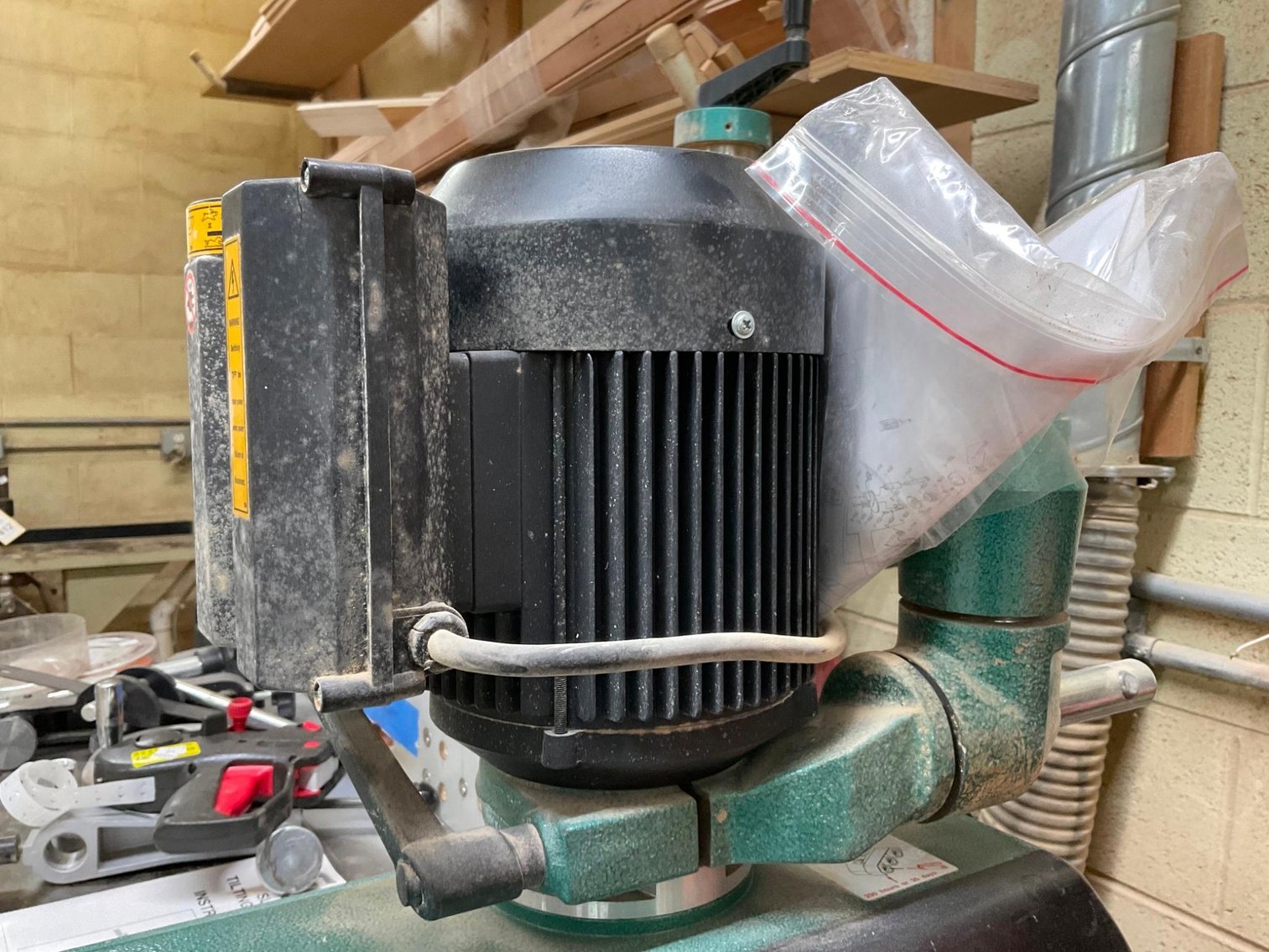 Image for Grizzly Power Feeder