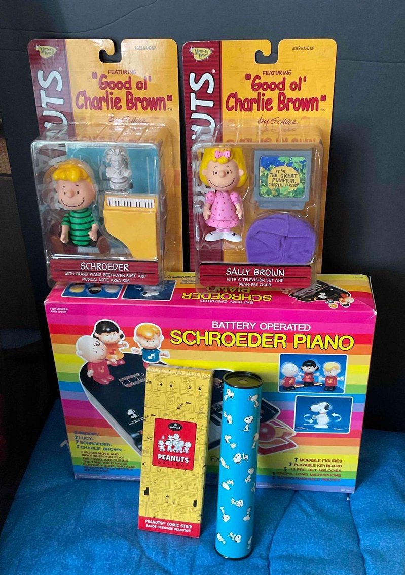 Image for Peanuts Schroeder Piano & Collectibles