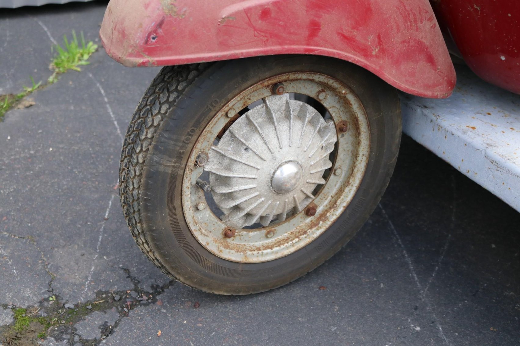 Image for 1976 Red Vespa