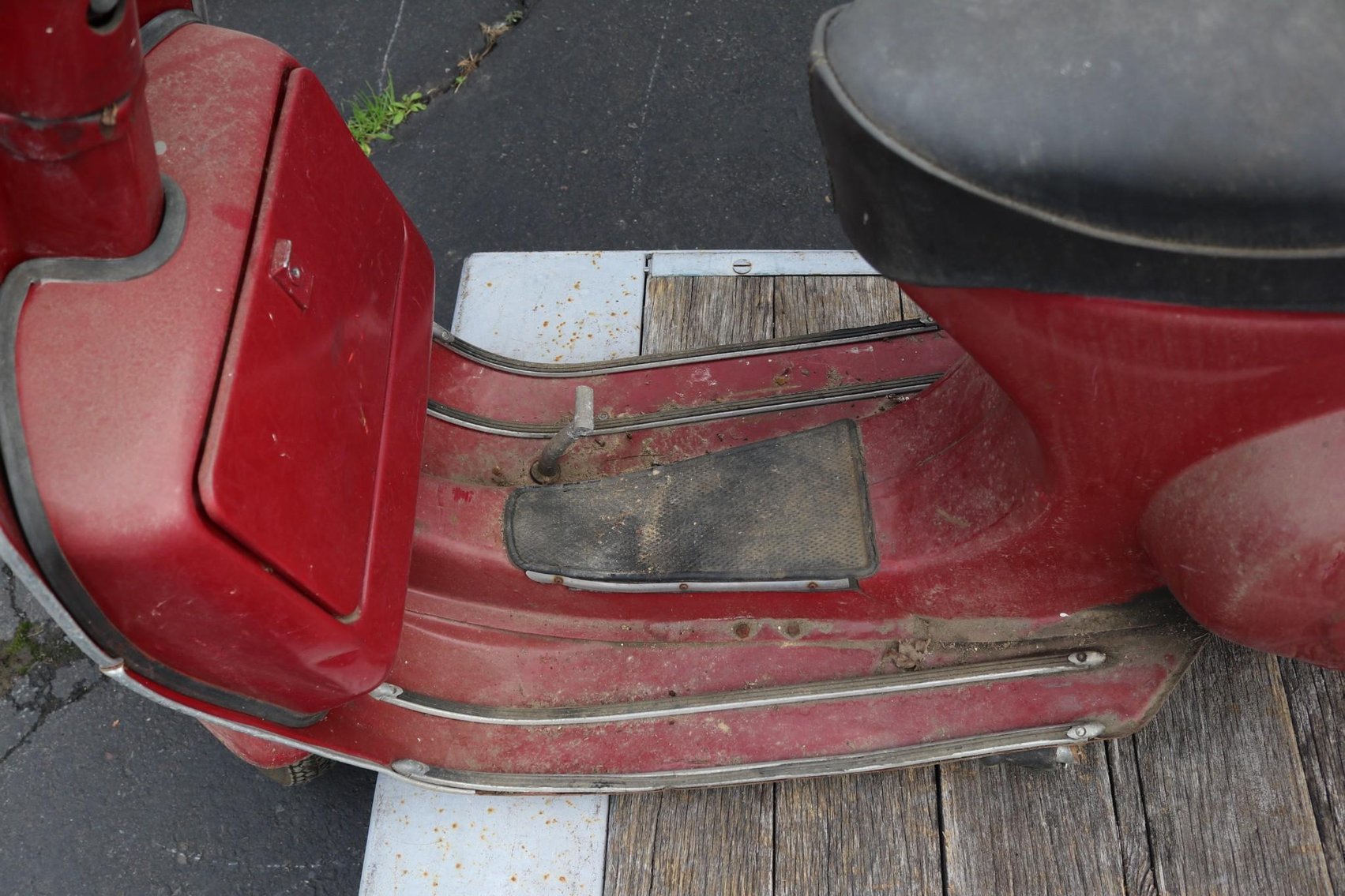 Image for 1976 Red Vespa