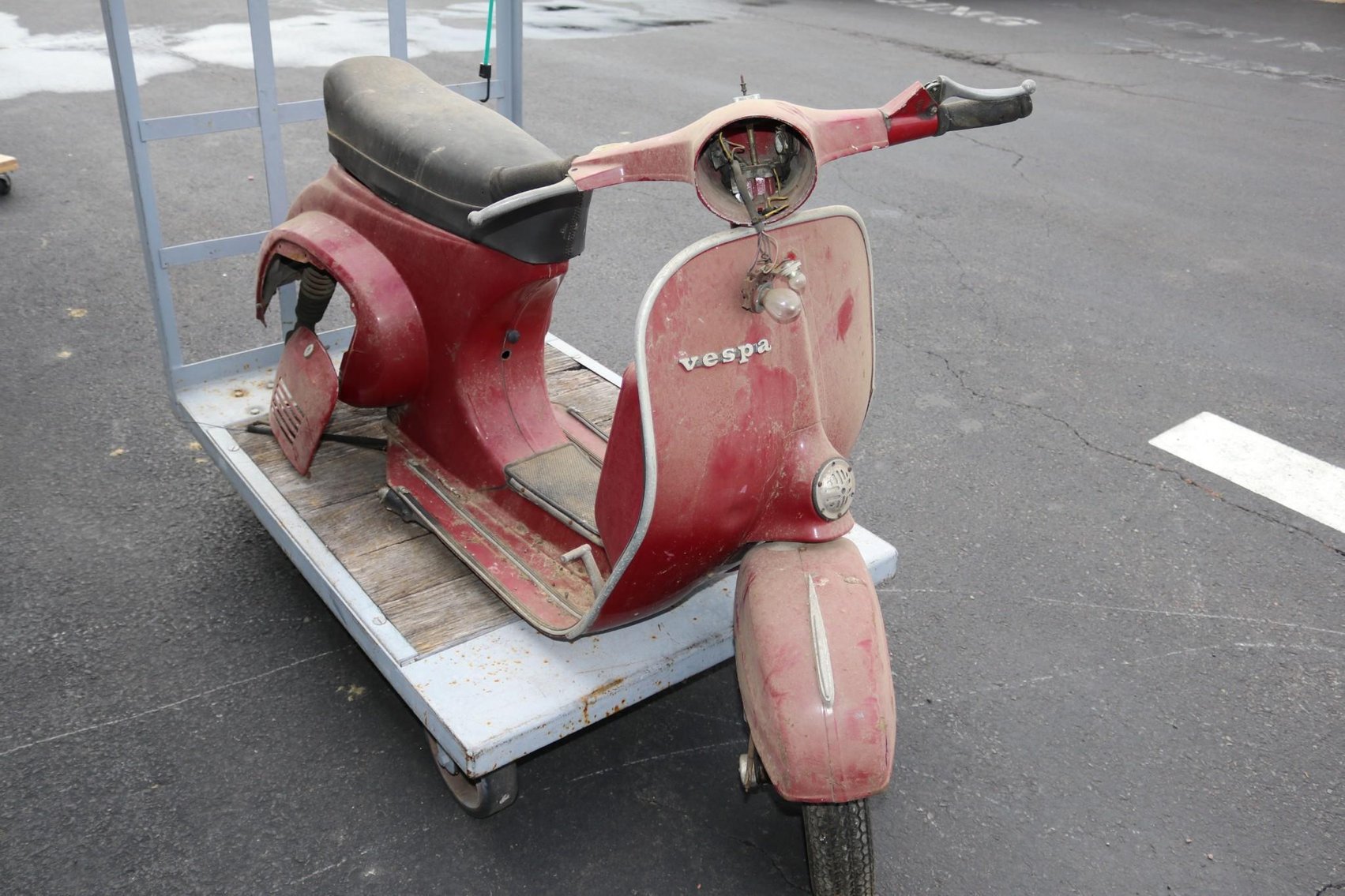 Image for 1976 Red Vespa