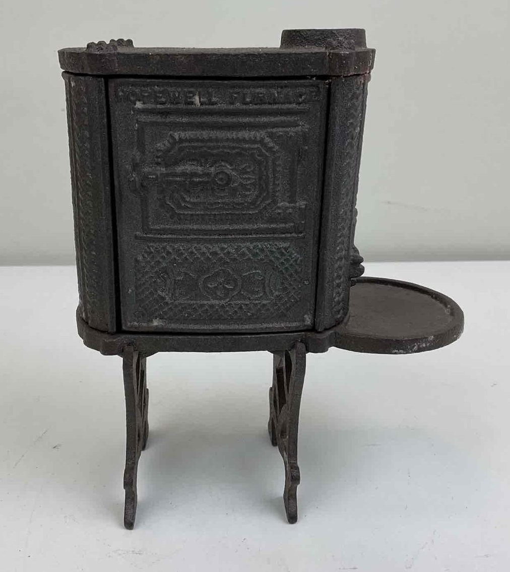 Image for Wedgwood Presidential Busts & Cast Iron Bank