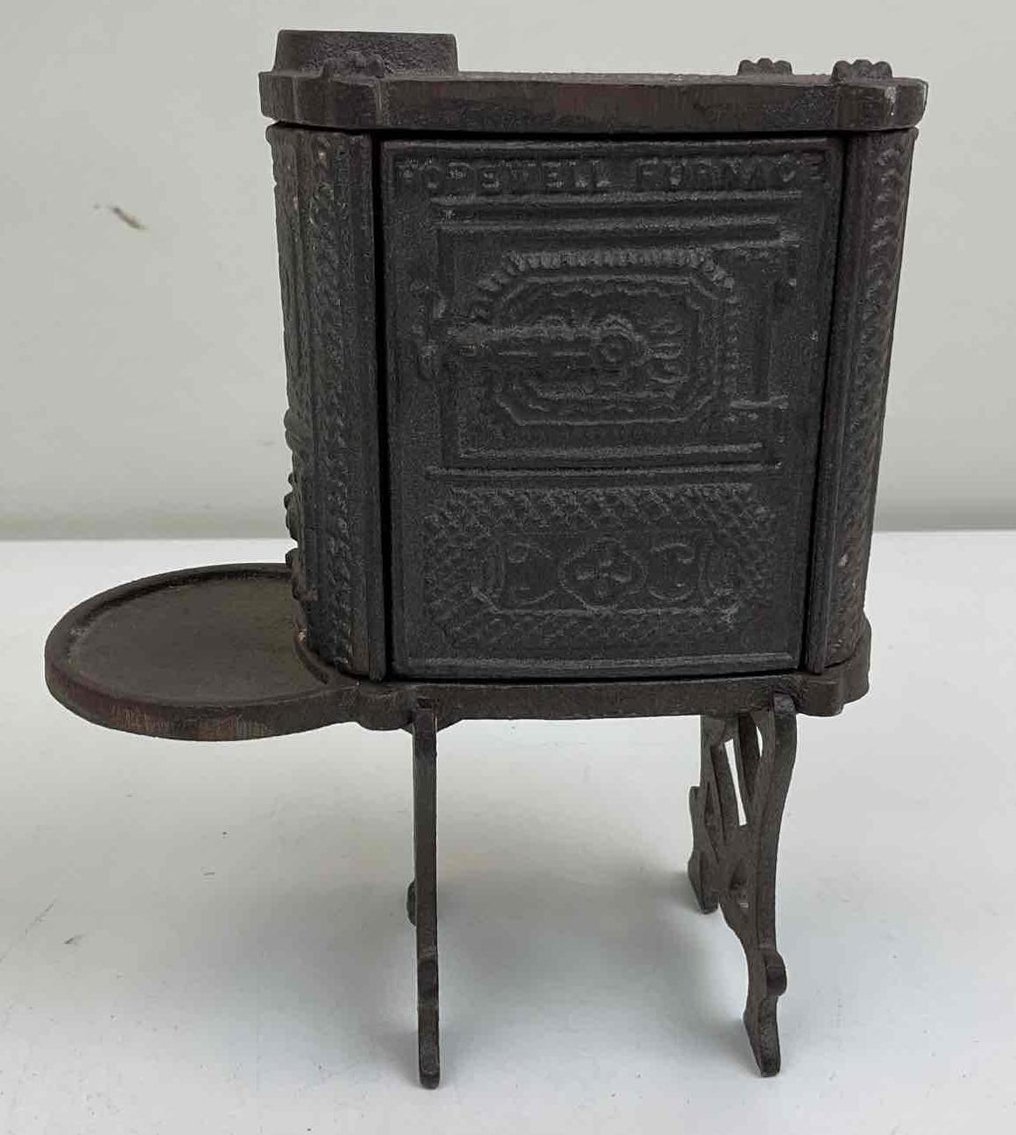 Image for Wedgwood Presidential Busts & Cast Iron Bank