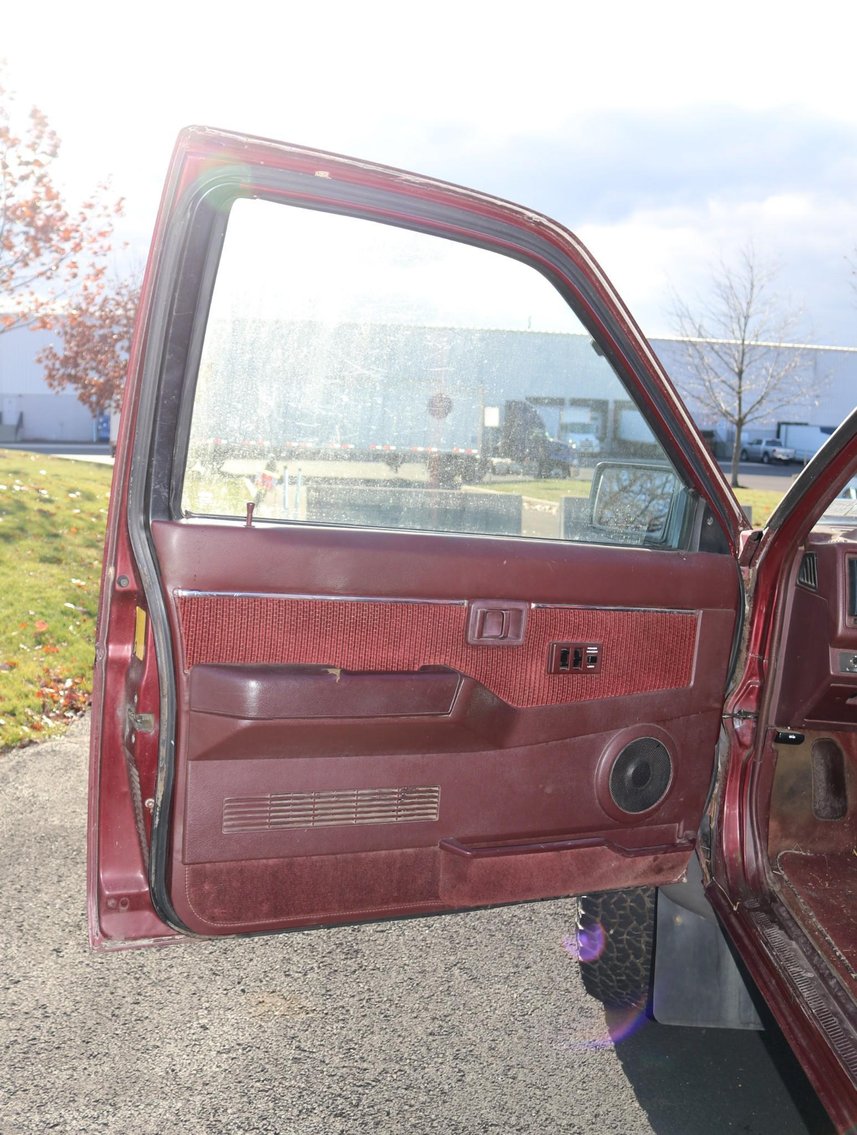 Image for 1989 Nissan Pickup Truck