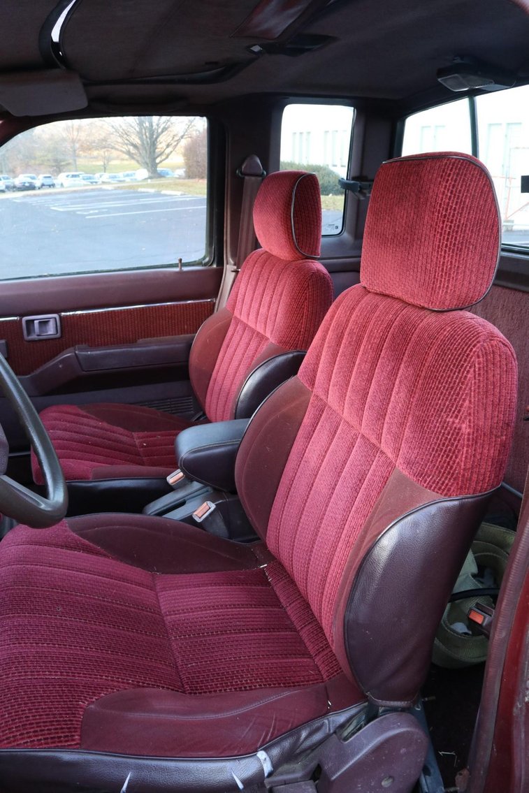 Image for 1989 Nissan Pickup Truck