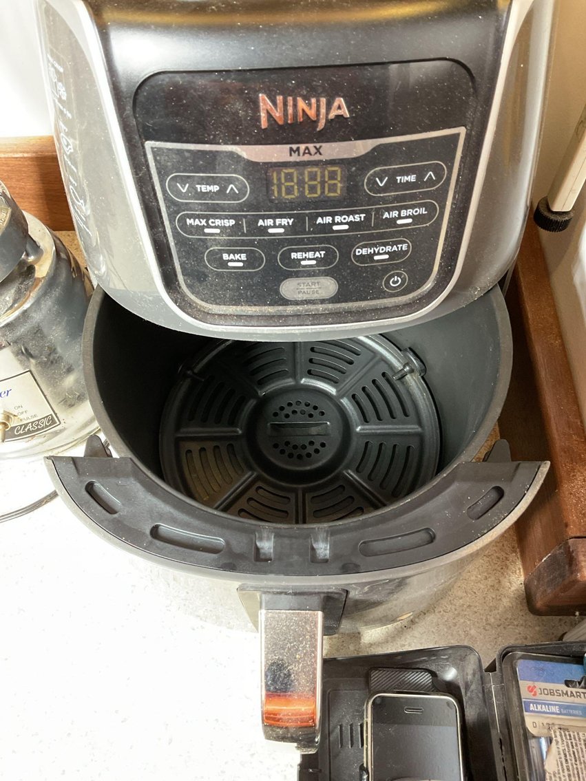 Image for Ninja Air Fryer and Osterizer Blender