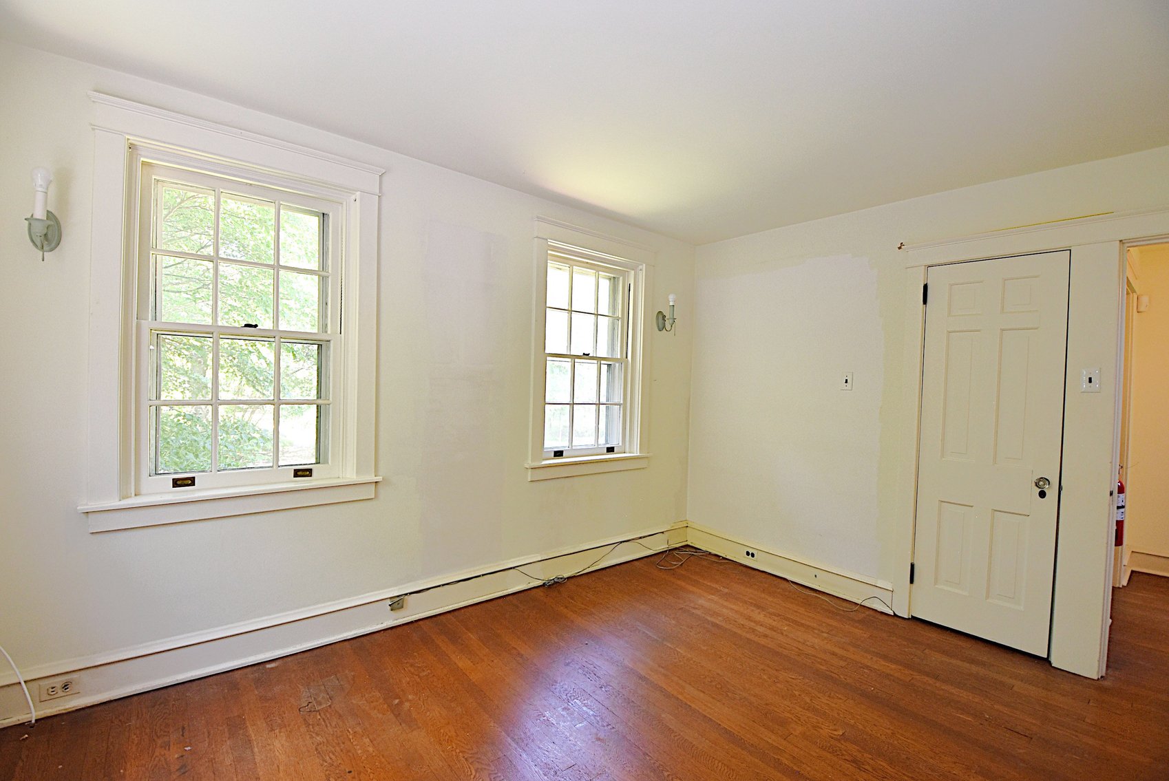 Image for Sold! Real Estate For Auction | 19 Farm Road, Wayne, PA 19087 | July 17, 2025 at 4:00 PM