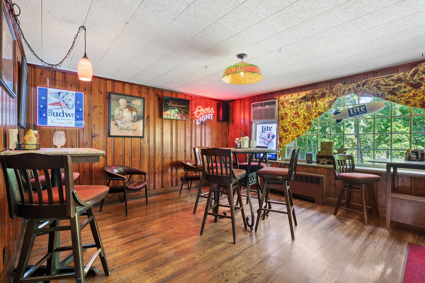 Image for Sold! Real Estate For Auction | Ravens Nest Tavern | 625 Old Bethlehem Road, Quakertown, PA  18951 |  September 23, 2025 at 12:00 PM
