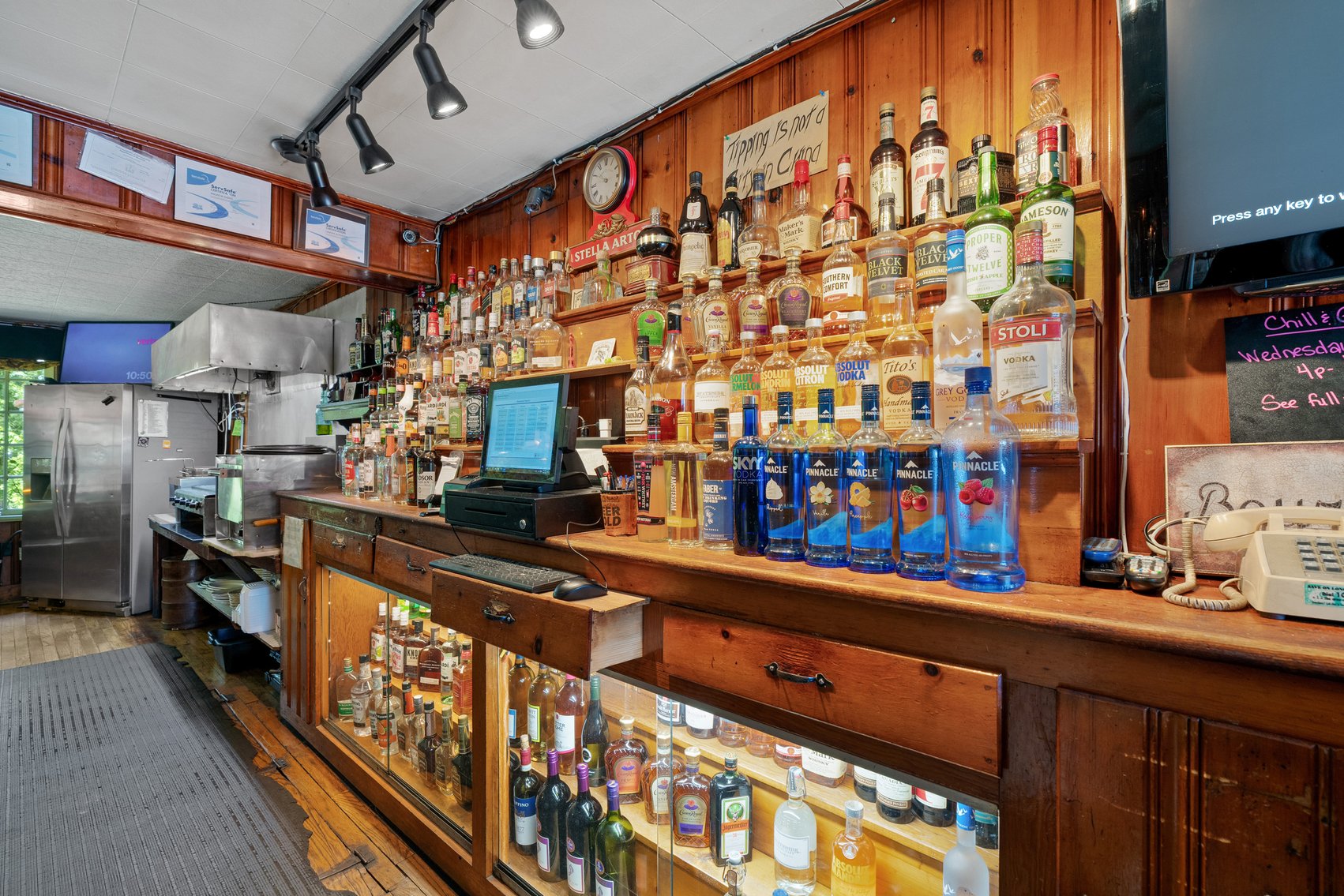 Image for Sold! Real Estate For Auction | Ravens Nest Tavern | 625 Old Bethlehem Road, Quakertown, PA  18951 |  September 23, 2025 at 12:00 PM