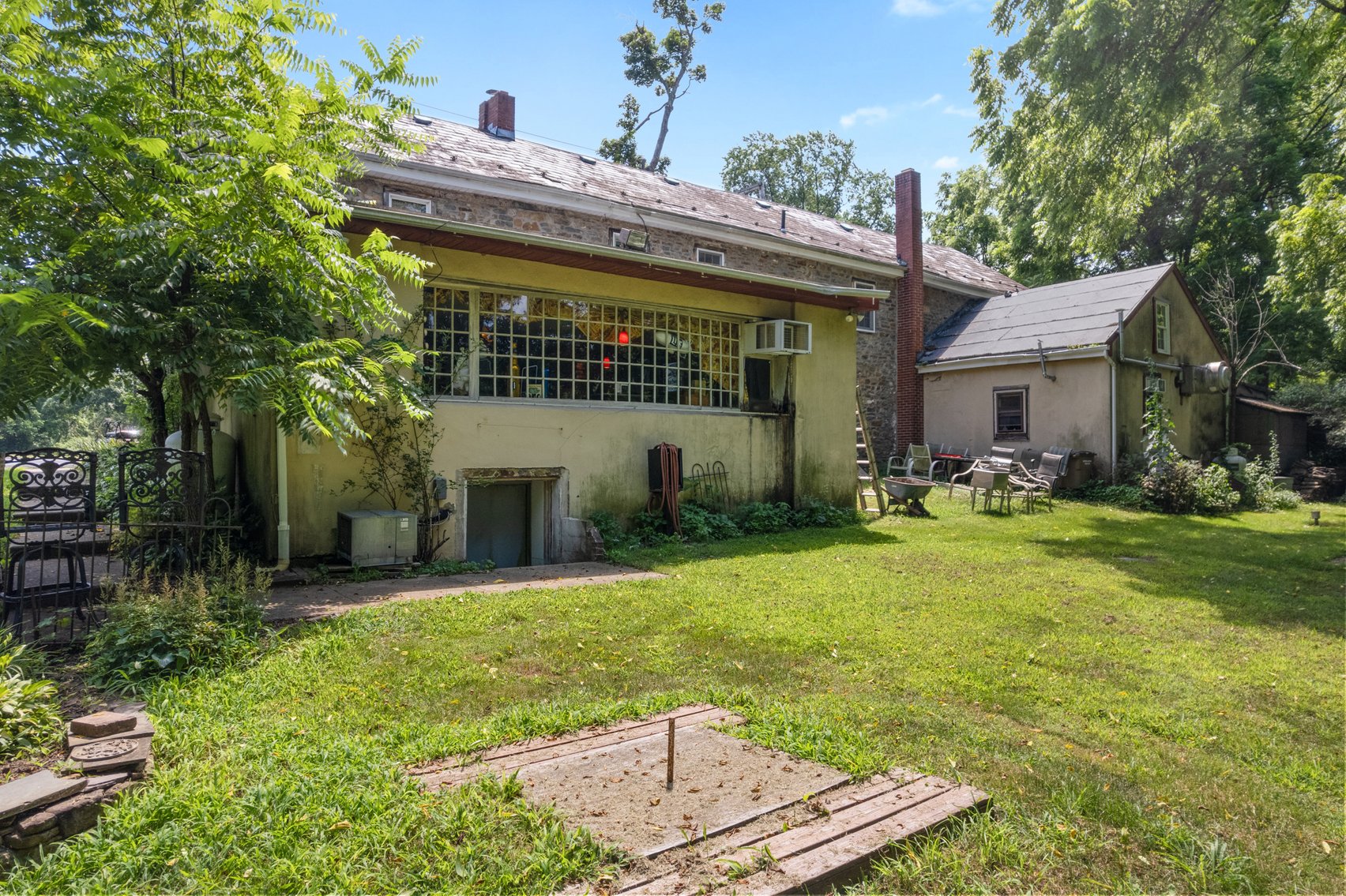 Image for Sold! Real Estate For Auction | Ravens Nest Tavern | 625 Old Bethlehem Road, Quakertown, PA  18951 |  September 23, 2025 at 12:00 PM