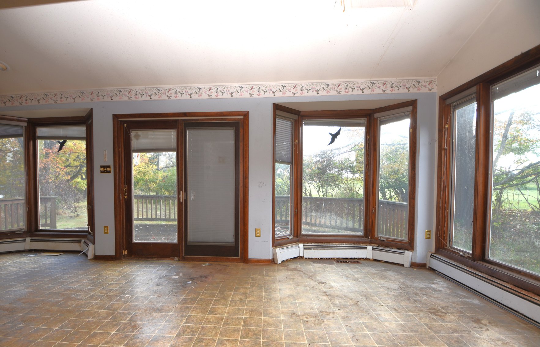 Image for Sold! Real Estate For Auction | 422 Wyndon Rd, Ambler, PA 19002 | November 20, 2025 at 4:00 PM