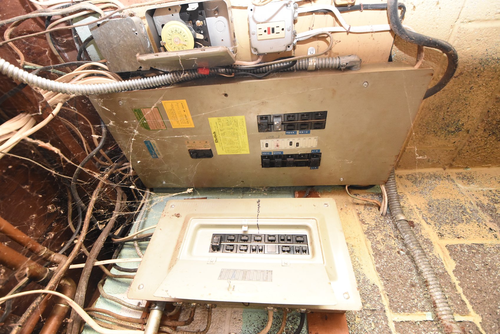 Image for Sold! Real Estate For Auction | 422 Wyndon Rd, Ambler, PA 19002 | November 20, 2025 at 4:00 PM