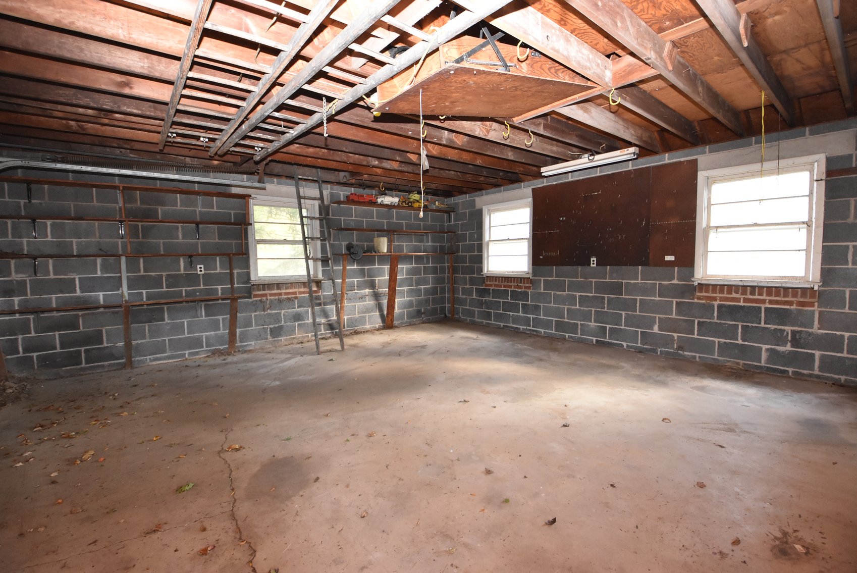 Image for Sold! Real Estate For Auction | 422 Wyndon Rd, Ambler, PA 19002 | November 20, 2025 at 4:00 PM