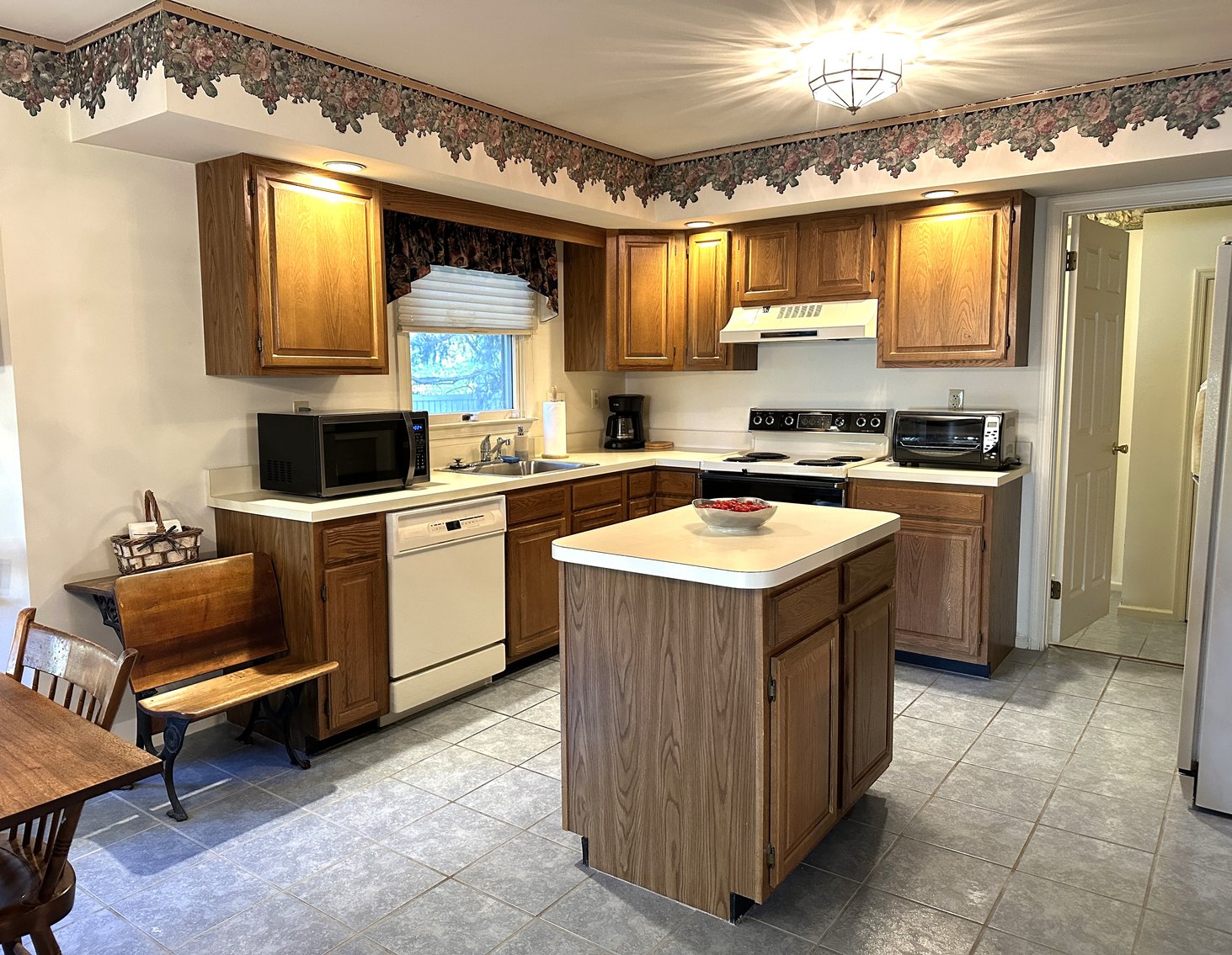 Image for Sold! Real Estate For Auction | 2801 Denbeigh Drive, Hatfield, PA 19440 | December 11, 2025 at 4:00 PM