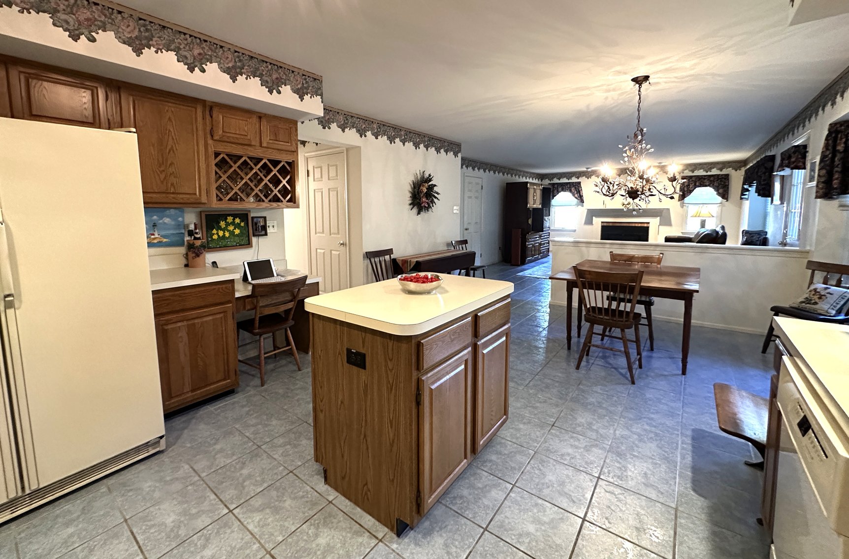 Image for Sold! Real Estate For Auction | 2801 Denbeigh Drive, Hatfield, PA 19440 | December 11, 2025 at 4:00 PM