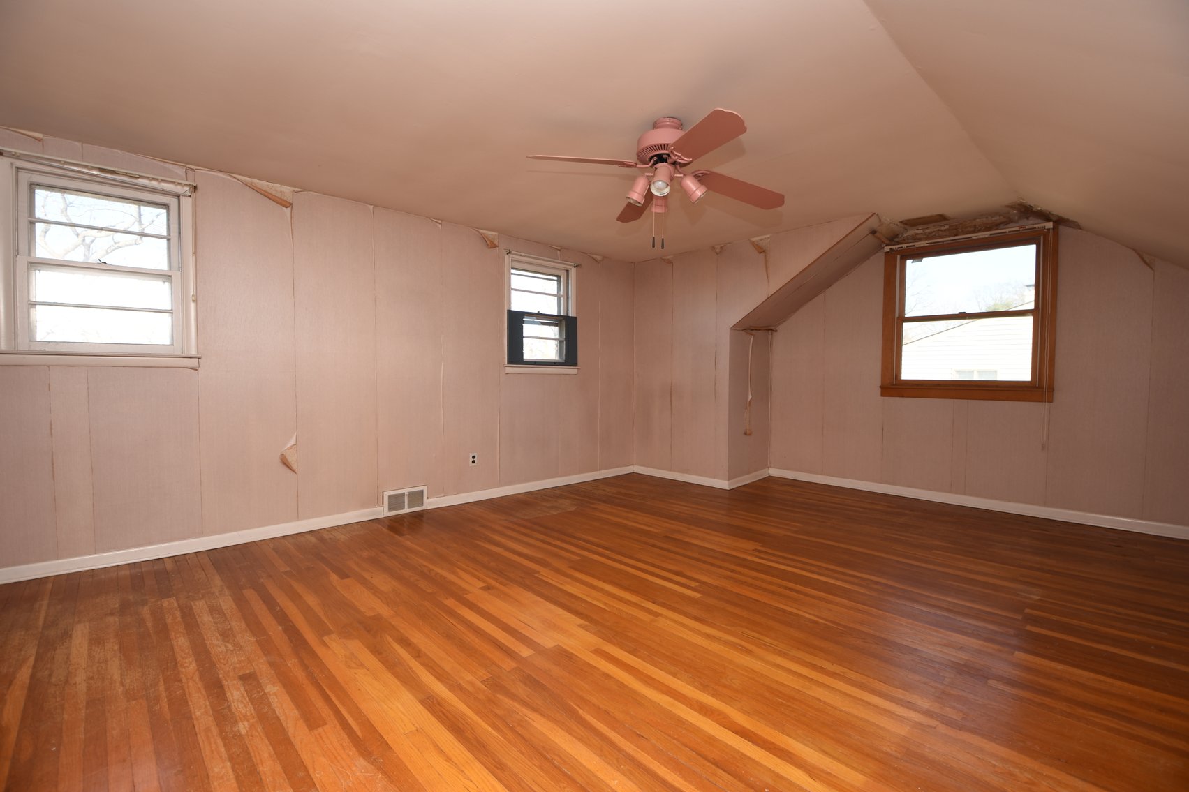 Image for Sold! Real Estate For Auction | 217 Cherry Lane, Lansdale, PA 19446 | December 16, 2025 at 4:00 PM