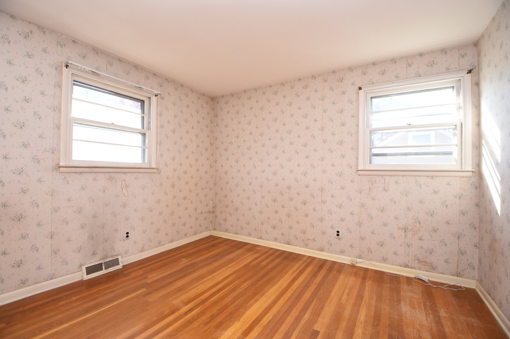 Image for Sold! Real Estate For Auction | 217 Cherry Lane, Lansdale, PA 19446 | December 16, 2025 at 4:00 PM