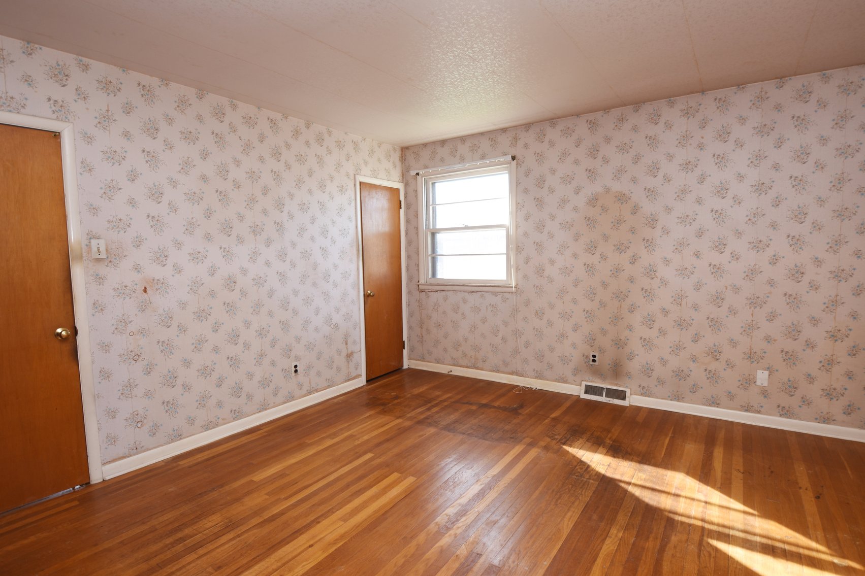 Image for Sold! Real Estate For Auction | 217 Cherry Lane, Lansdale, PA 19446 | December 16, 2025 at 4:00 PM