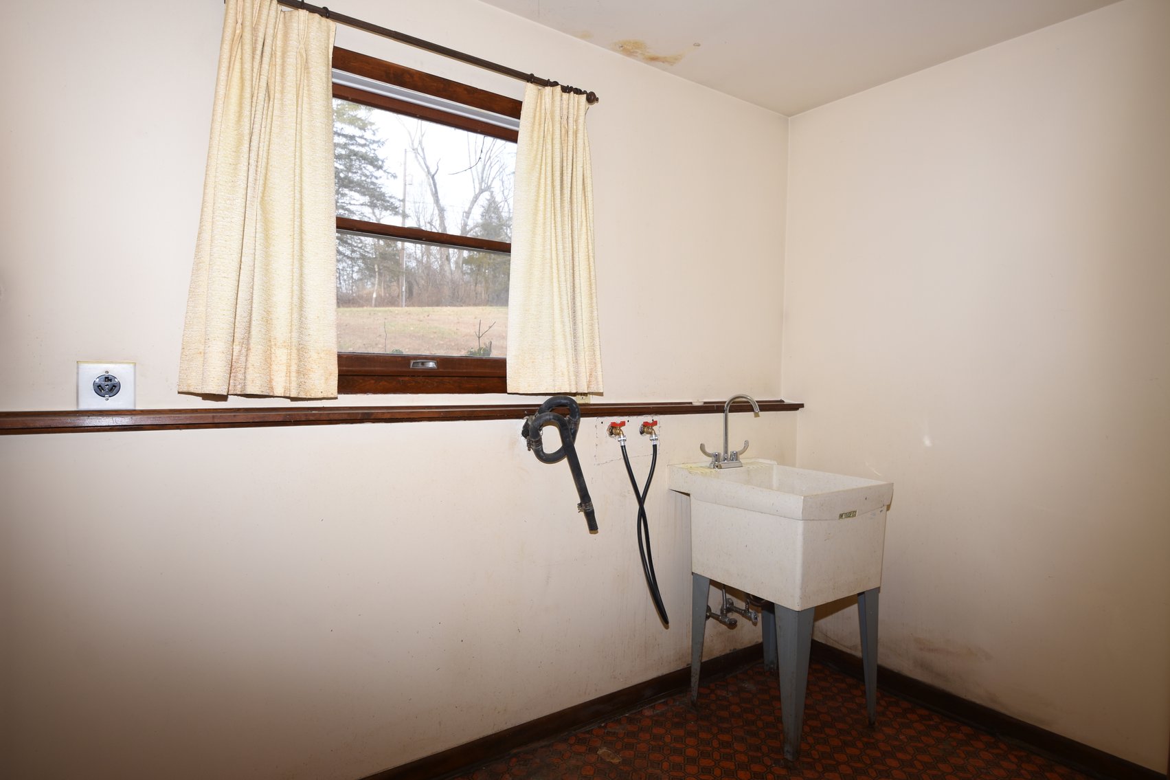 Image for Sold! Real Estate For Auction | 3288 Slifer Valley Rd, Riegelsville, PA 18077 | January 8, 2026 at 4:00 PM