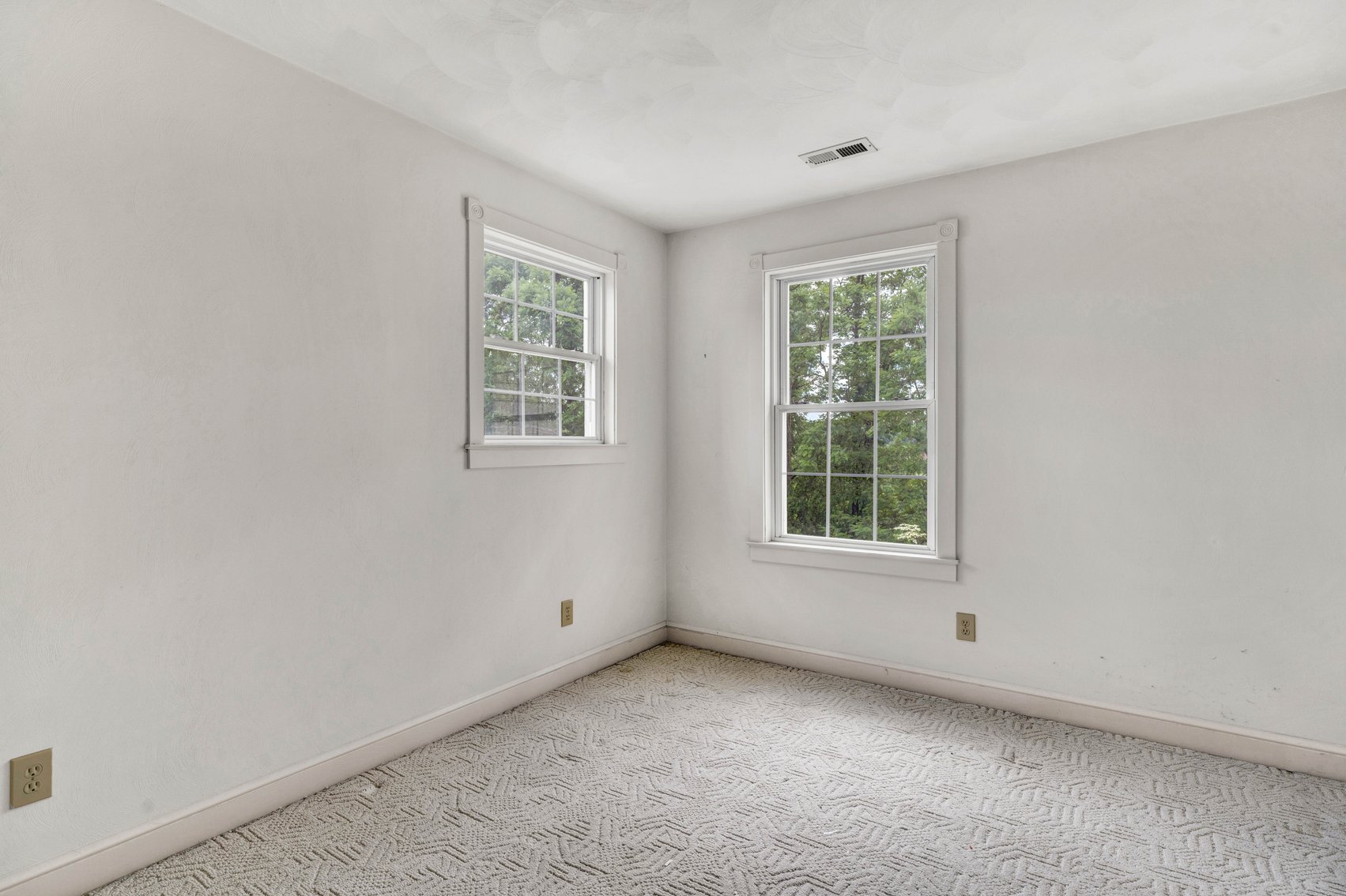 Image for 118 S Braemar Circle Real Estate Auction