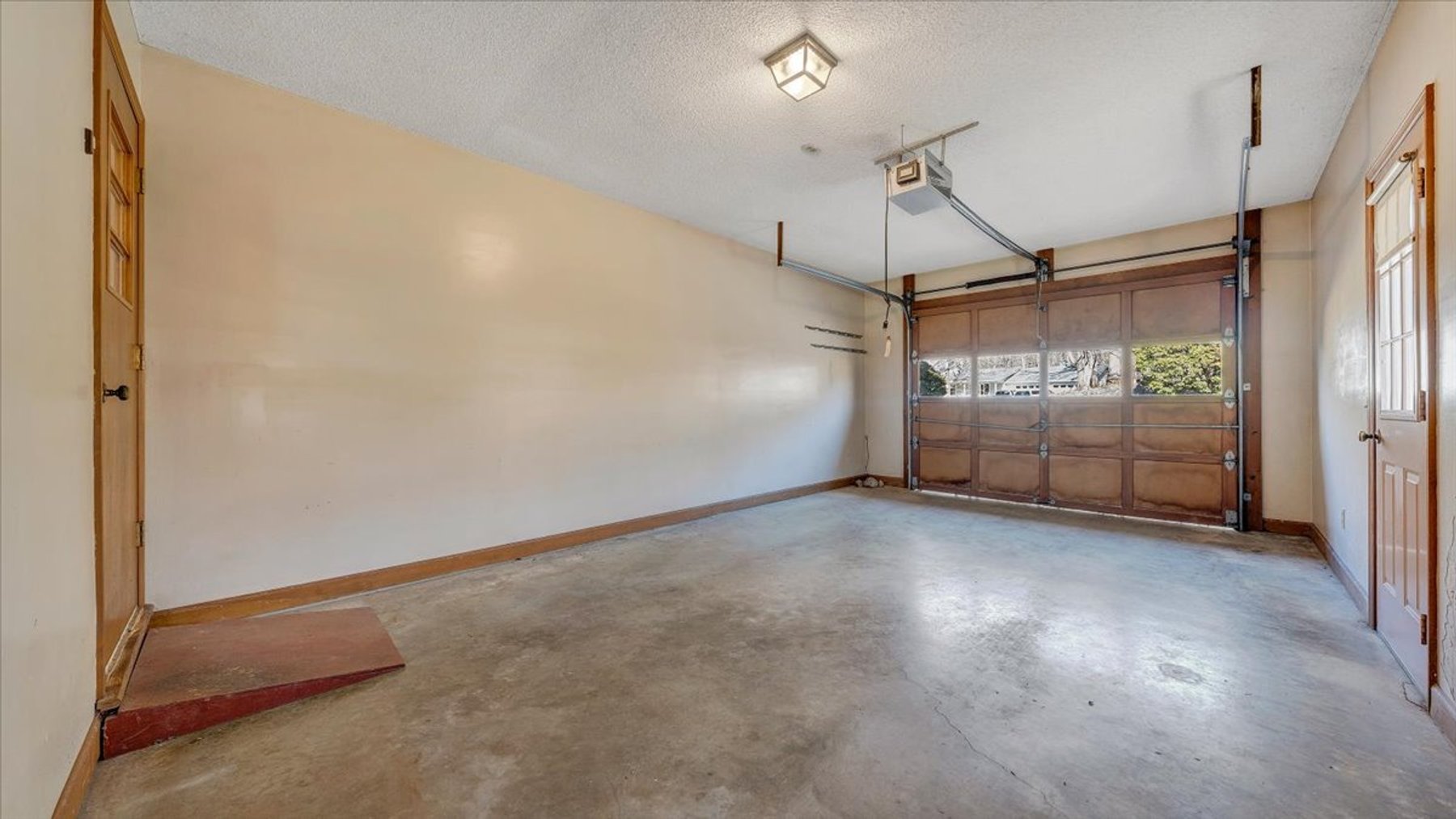 Image for 155 Oxford Circle Real Estate Auction