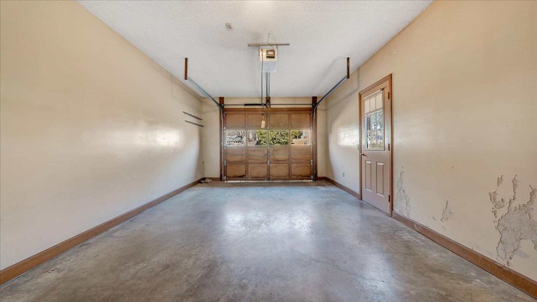 Image for 155 Oxford Circle Real Estate Auction