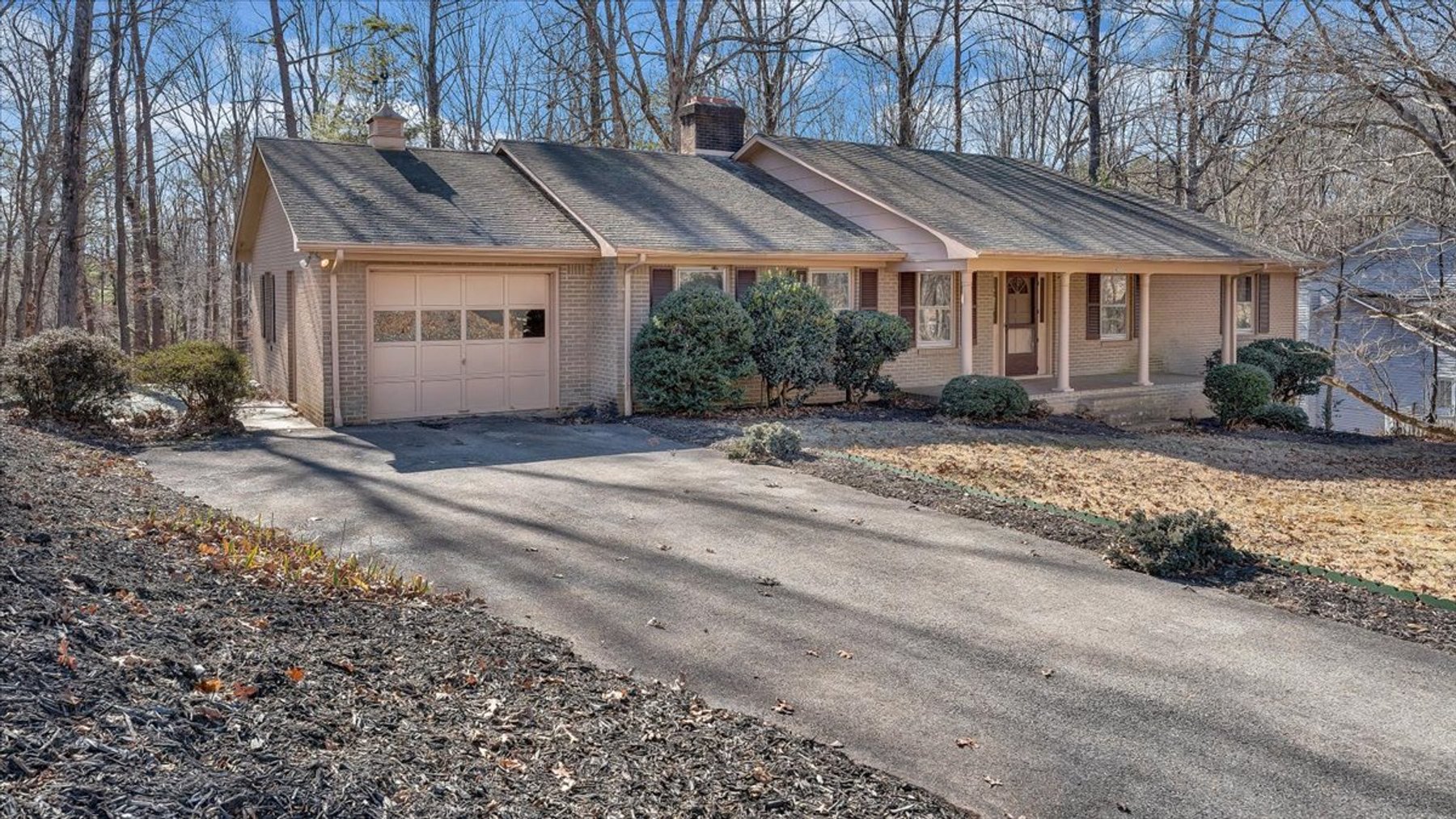 Image for 155 Oxford Circle Real Estate Auction