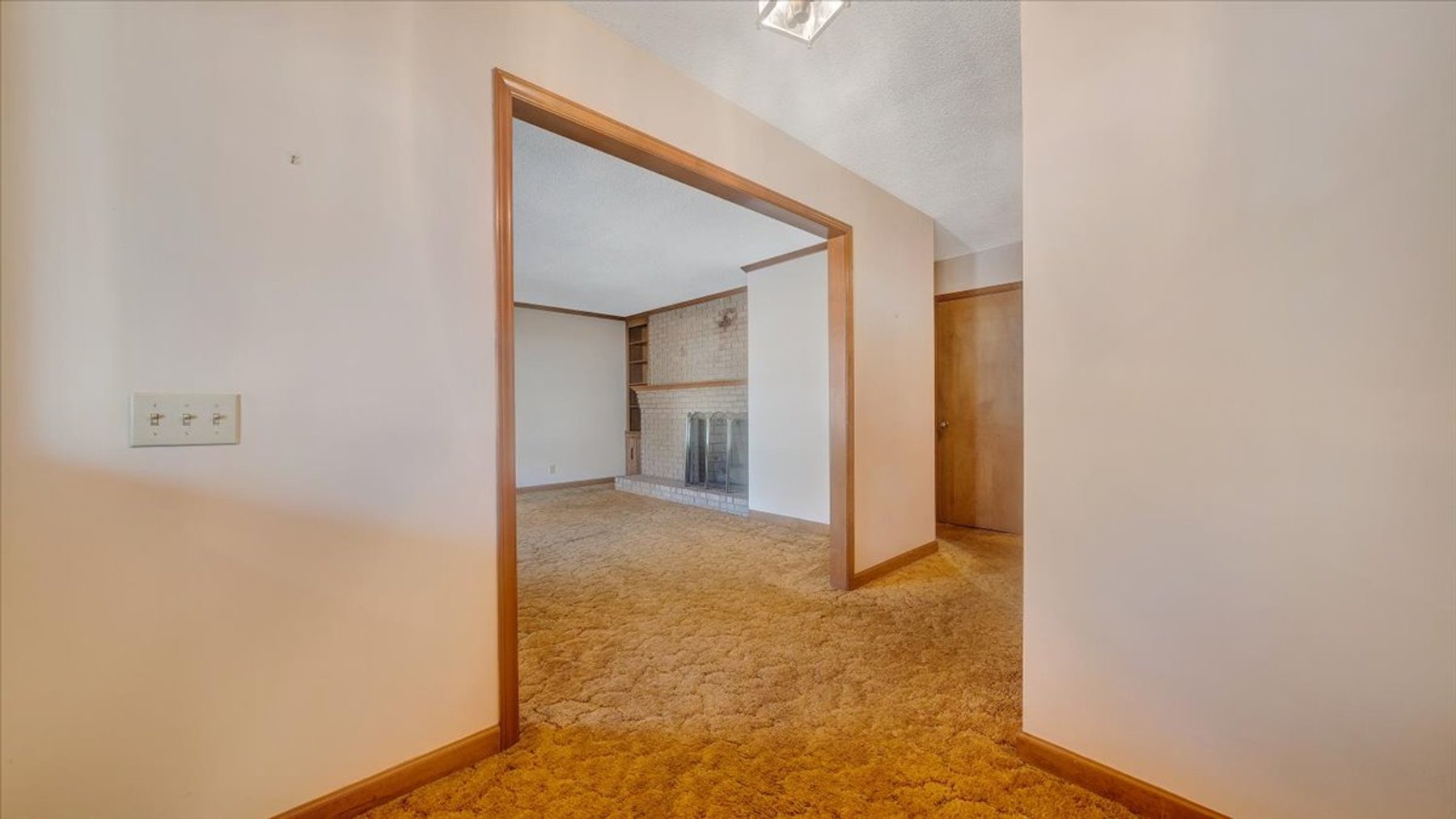 Image for 155 Oxford Circle Real Estate Auction