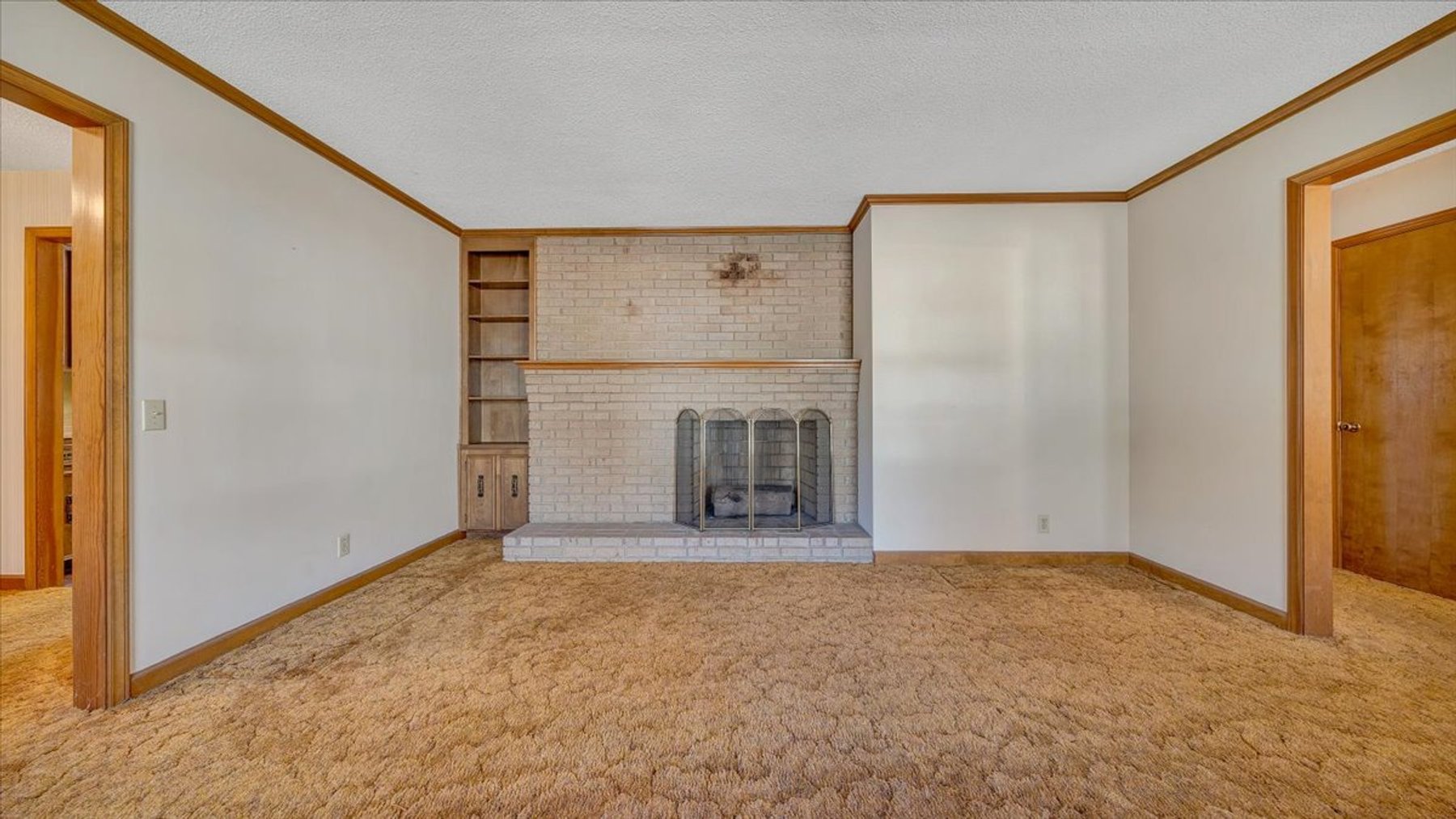 Image for 155 Oxford Circle Real Estate Auction