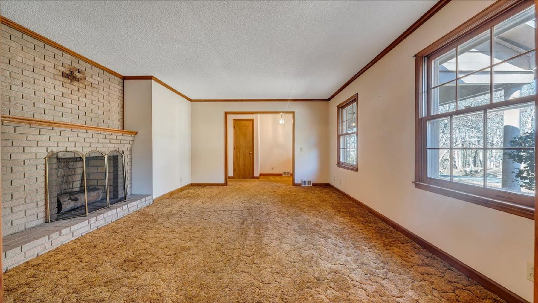 Image for 155 Oxford Circle Real Estate Auction