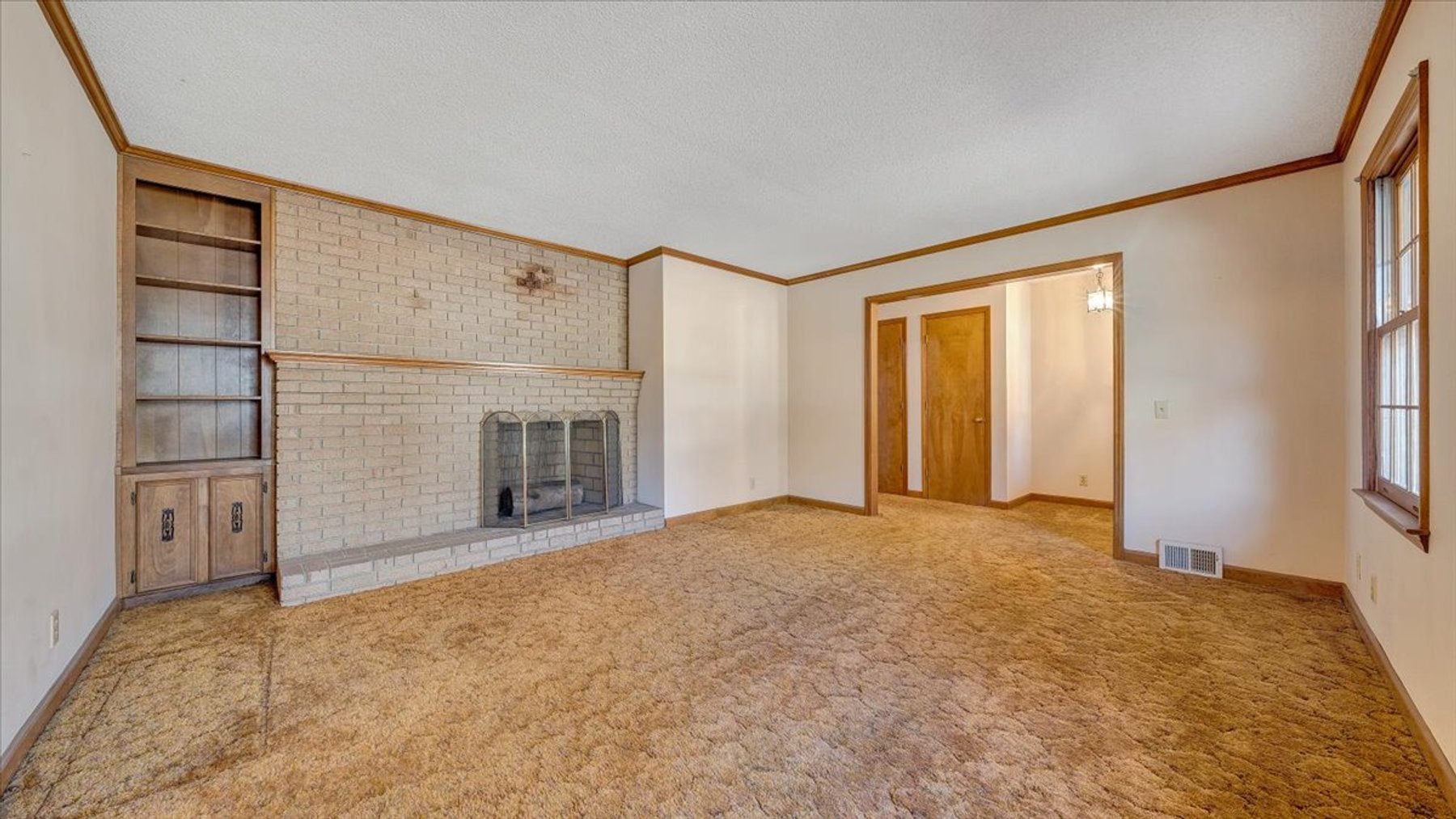 Image for 155 Oxford Circle Real Estate Auction