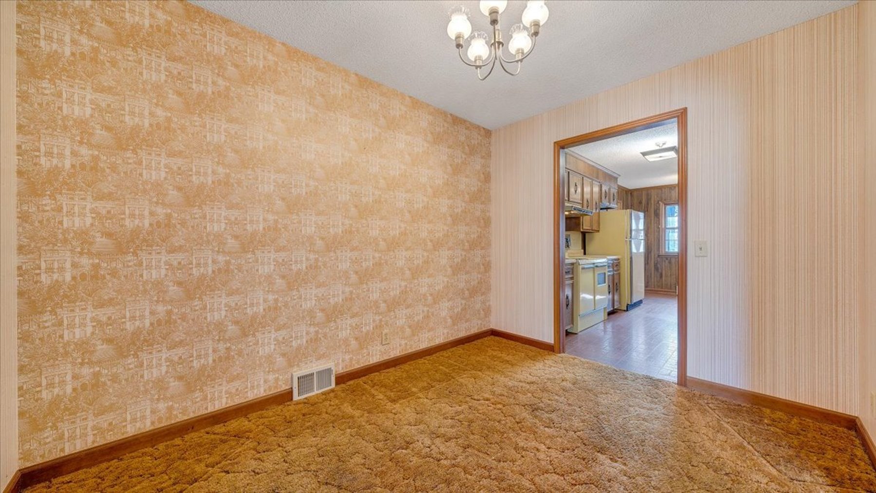 Image for 155 Oxford Circle Real Estate Auction