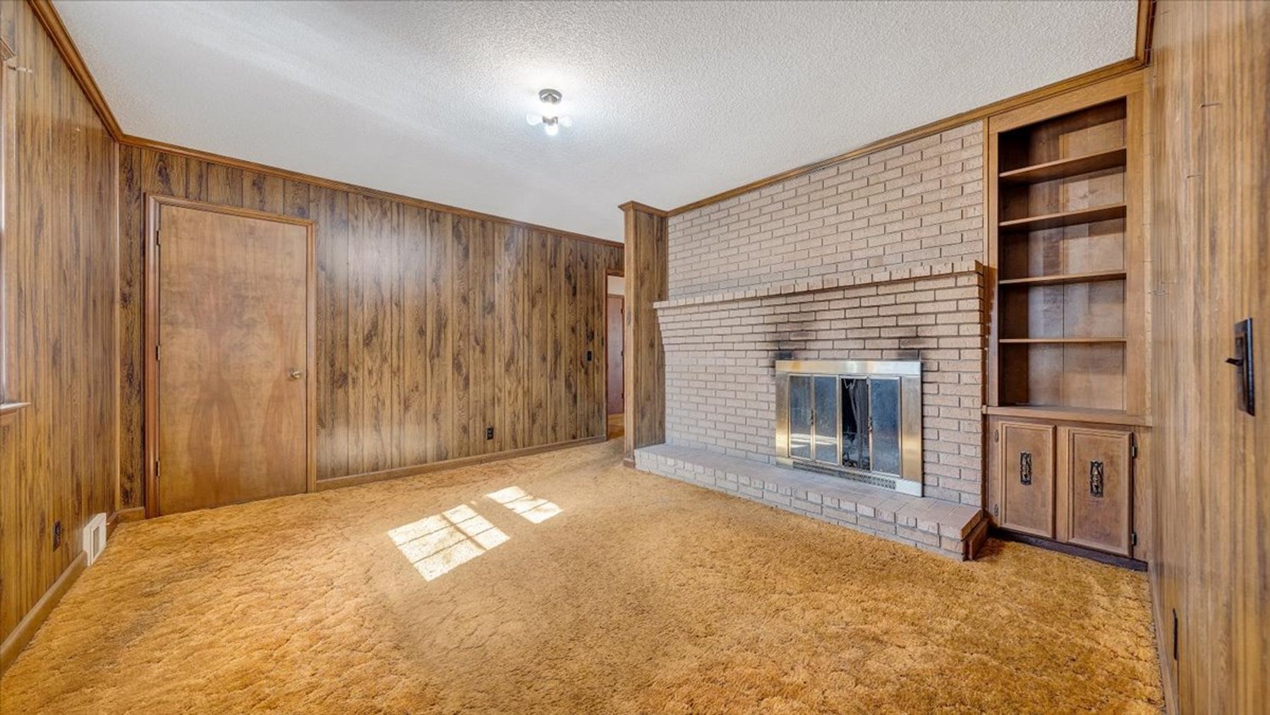 Image for 155 Oxford Circle Real Estate Auction