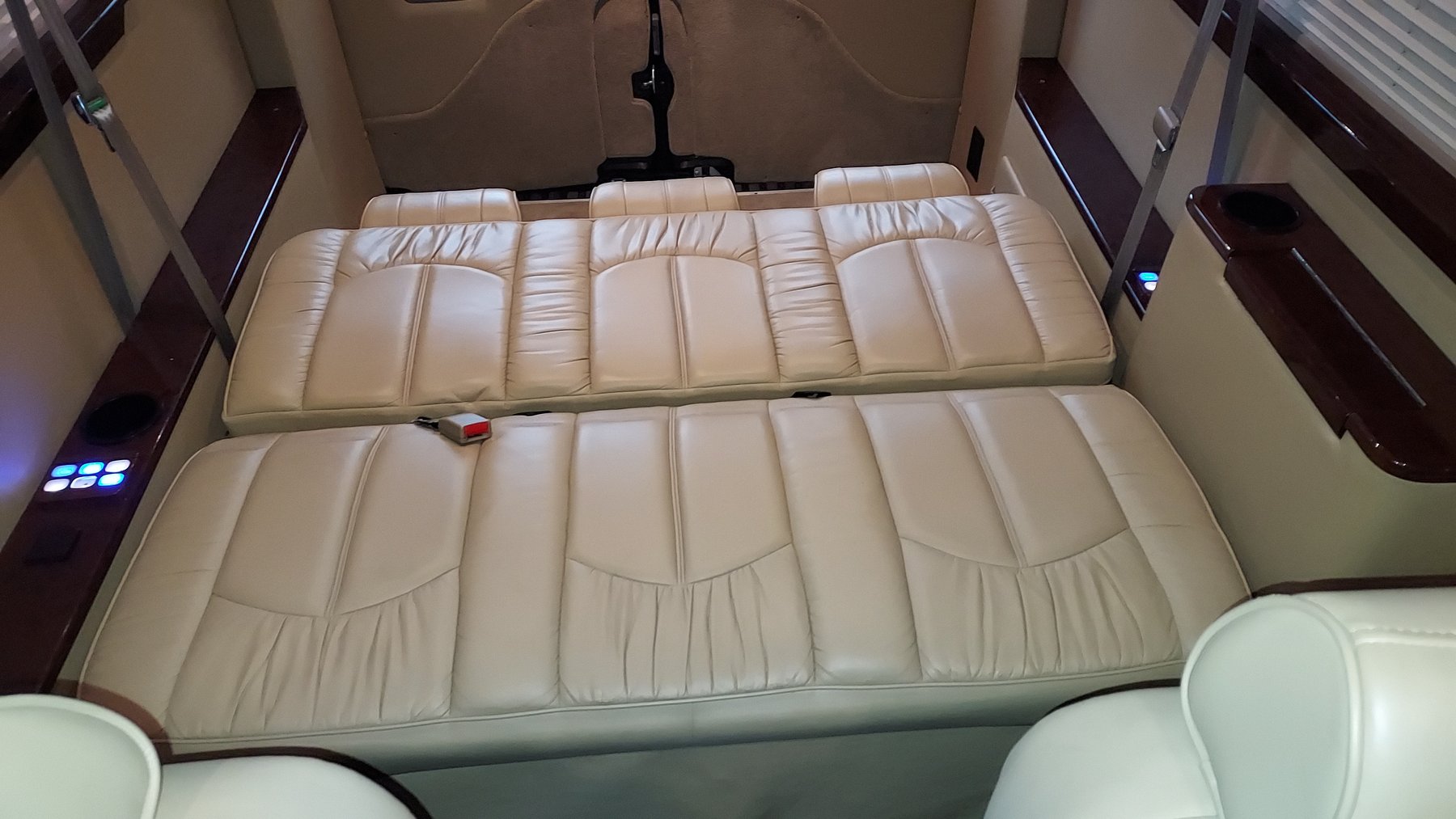 Image for 2013 Mercedes-Benz Sprinter 2500 Executive Coach