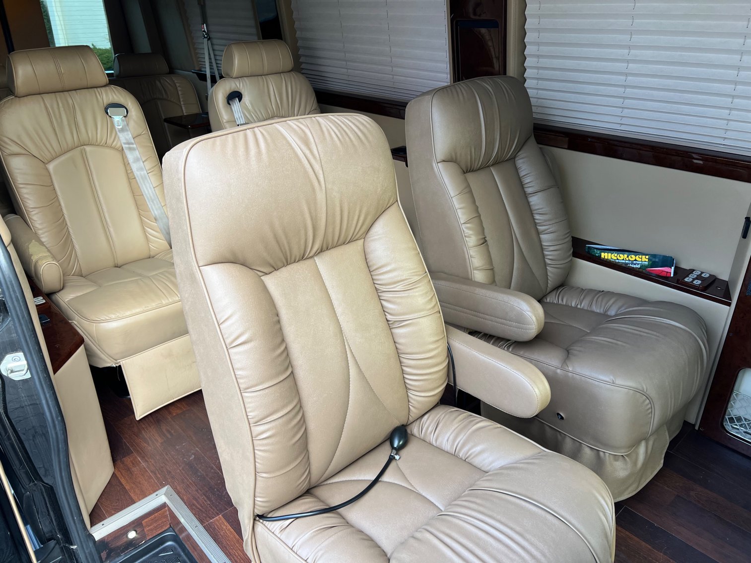 Image for 2013 Mercedes-Benz Sprinter 2500 Executive Coach