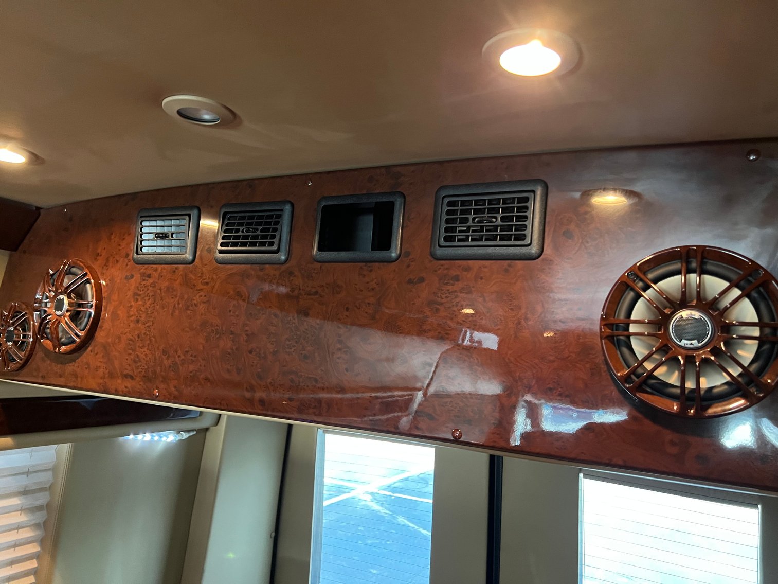 Image for 2013 Mercedes-Benz Sprinter 2500 Executive Coach