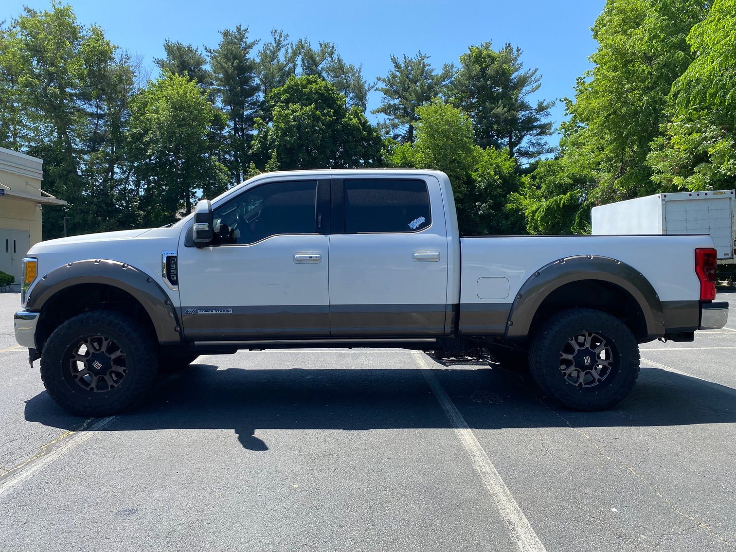 Image for 2017 Ford Super Duty F-350 Lariat 4 Door Crew Cab