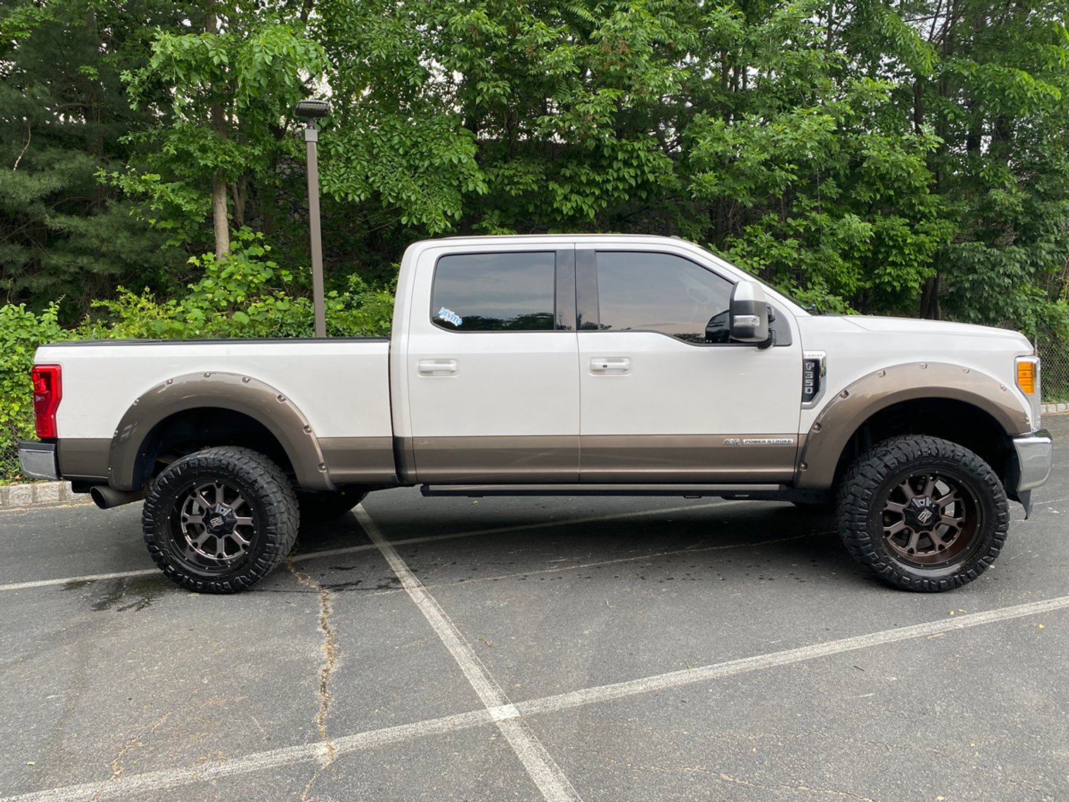 Image for 2017 Ford Super Duty F-350 Lariat 4 Door Crew Cab